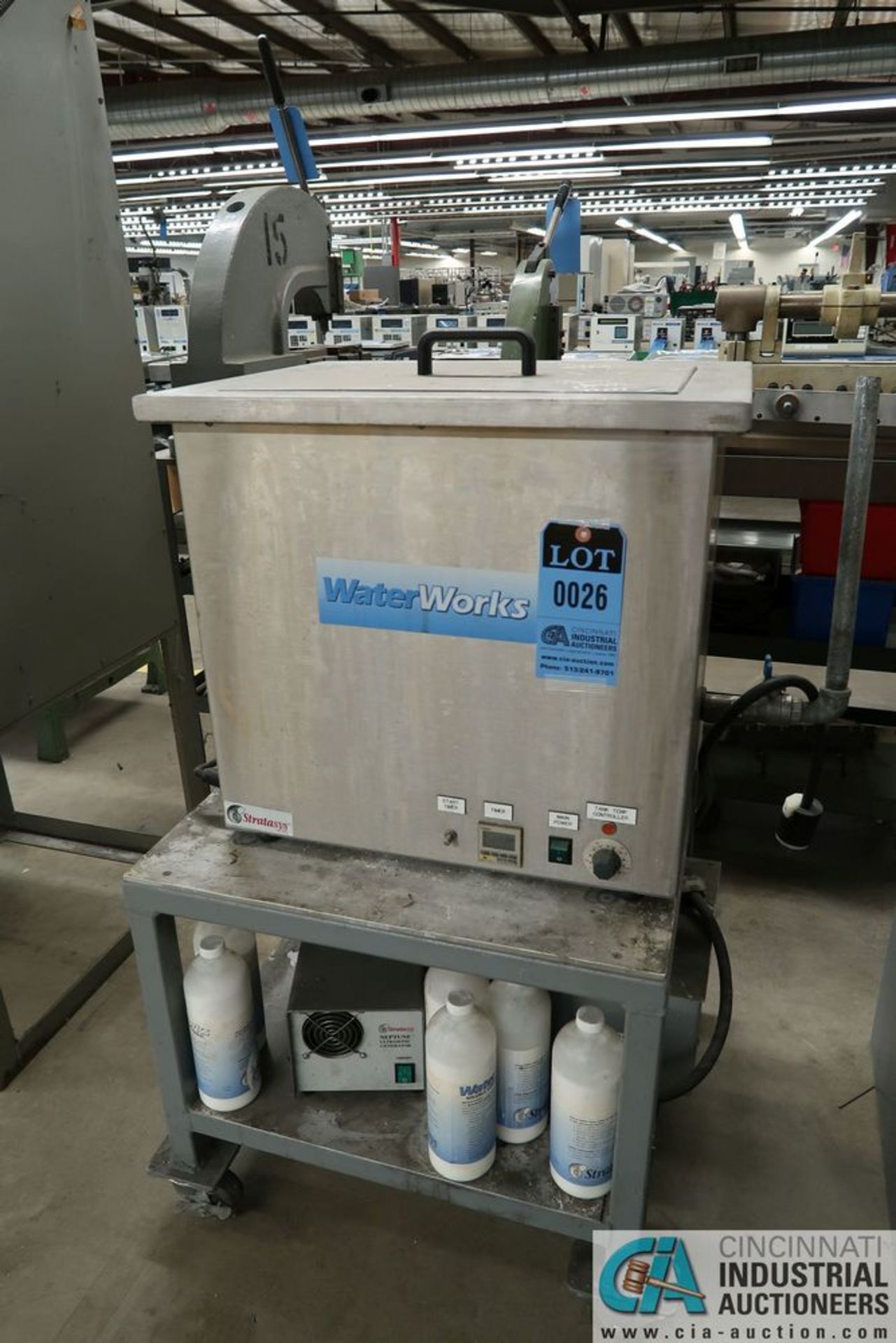 WATER WORK MODEL 4T-1812-STRAT-208V ULTRASONIC CLEANER; S/N B512880-1IG WITH STAND ANS STRATASYS