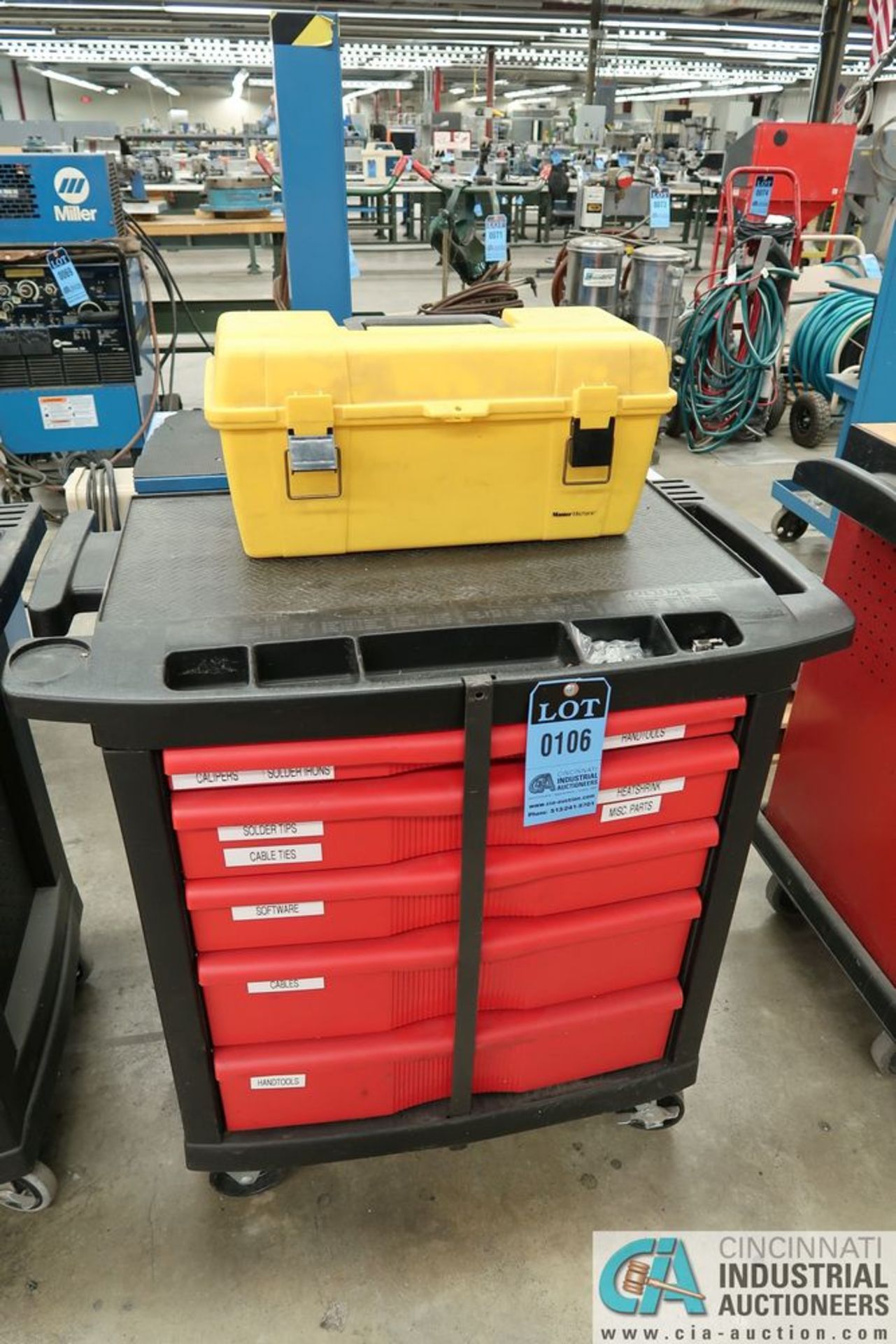 RUBBERMAID FIVE-DRAWER ROLLER TOOL CHEST WITH MASTER MECHANIC HAND CARRY TOOLBOX