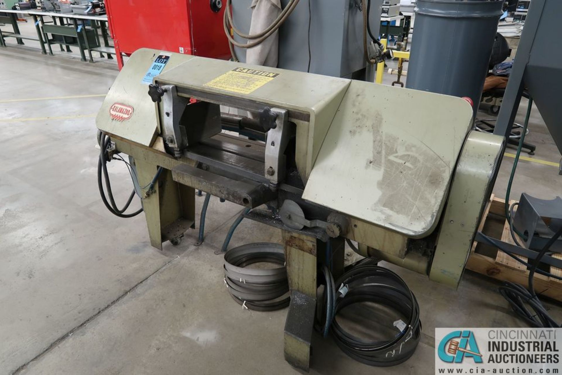 KALMAZOO MODEL H9AD HORIZONTAL PORTABLE BAND SAW; S/N 13091, WITH EXTRA BLADES **Loading Fee Due the - Image 2 of 5