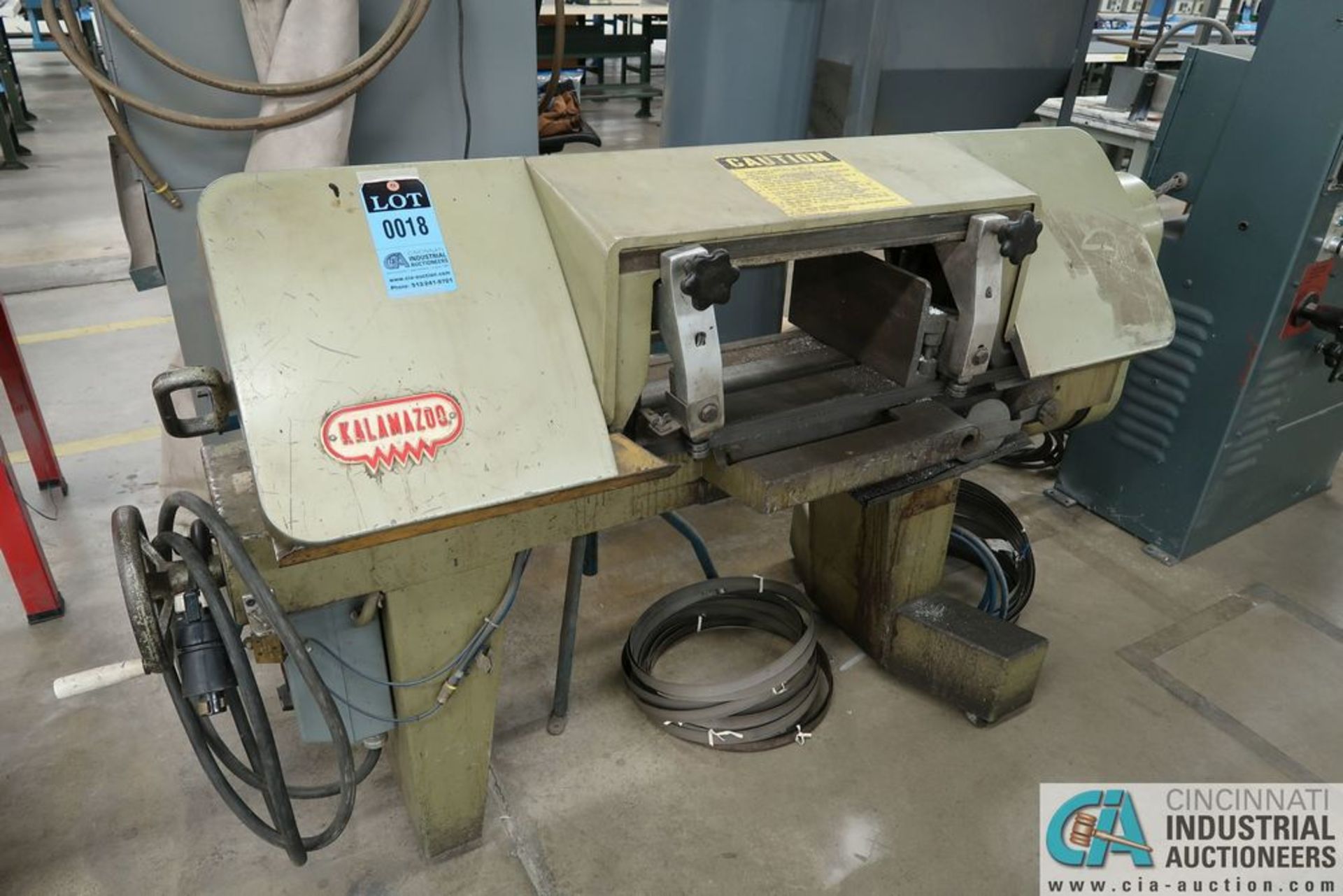KALMAZOO MODEL H9AD HORIZONTAL PORTABLE BAND SAW; S/N 13091, WITH EXTRA BLADES **Loading Fee Due the