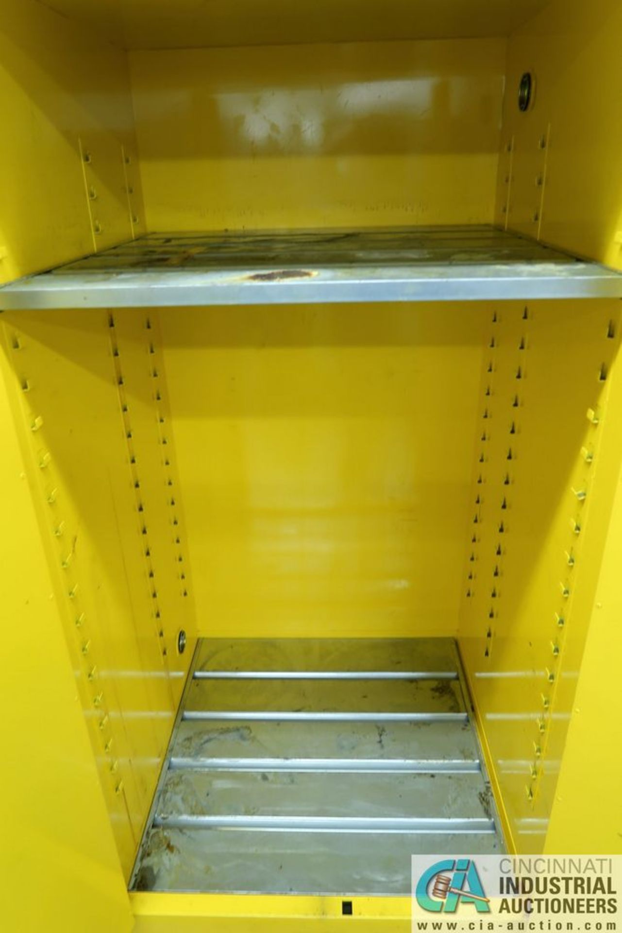 60 GALLON CAPACITY JUSTRITE MODEL 25602 FLAMMABLE LIQUID STORAGE CABINET **Loading Fee Due the " - Image 2 of 2