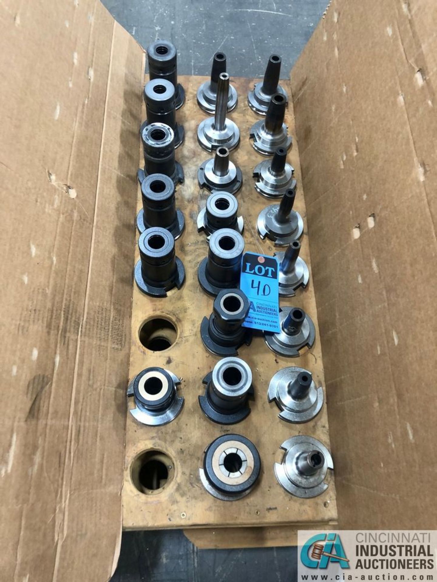 CAT 50 TOOLHOLDERS WITH SOME TOOLING