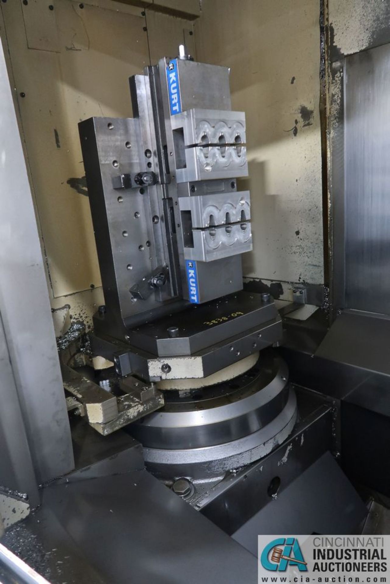 TOYODA MODEL FA-450 III CNC HORIZONTAL MACHINING CENTER; S/N NM9477, **Loading Fee Due the "ERRA" - Image 10 of 19