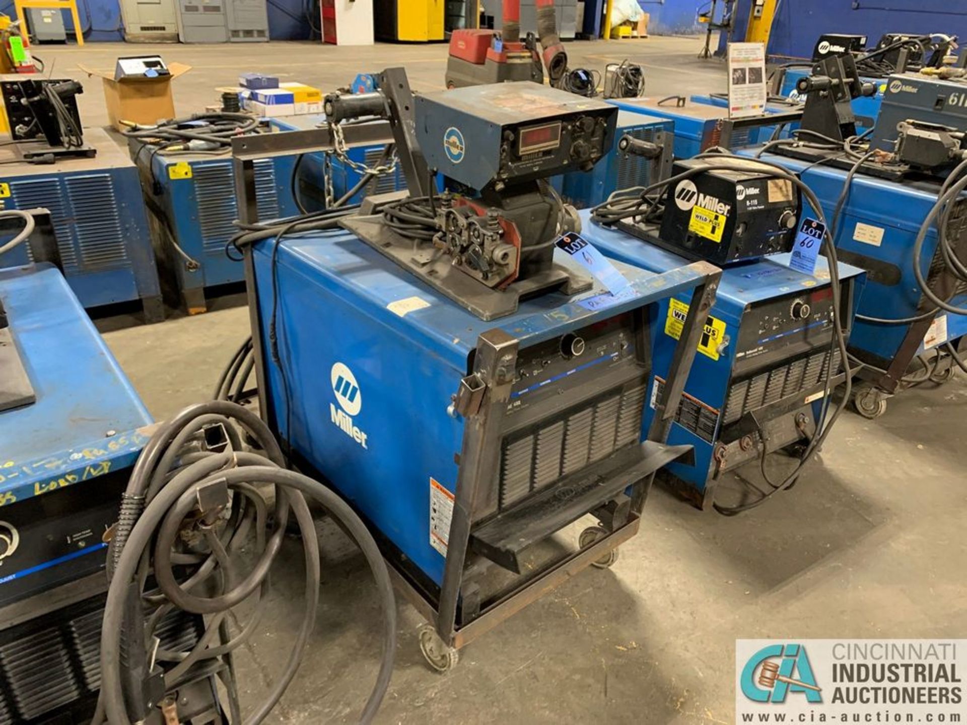 MILLER DELTAWELD 452 WELDER W/ S-52E WIRE FEED; S/N KG137580 (SAYS PARTS ONLY)