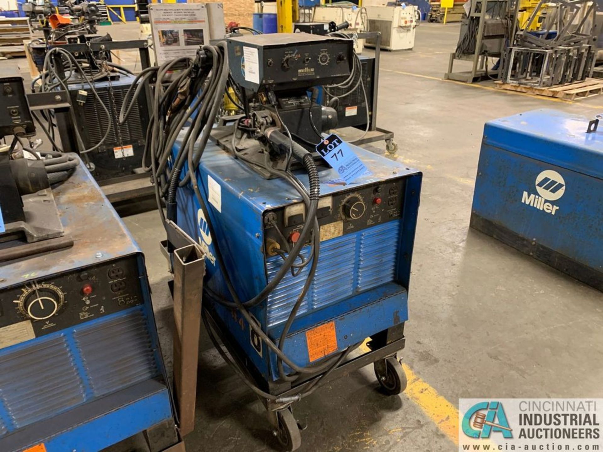 MILLER DELTAWELD 450 WELDER W/ S52E WIRE FEED