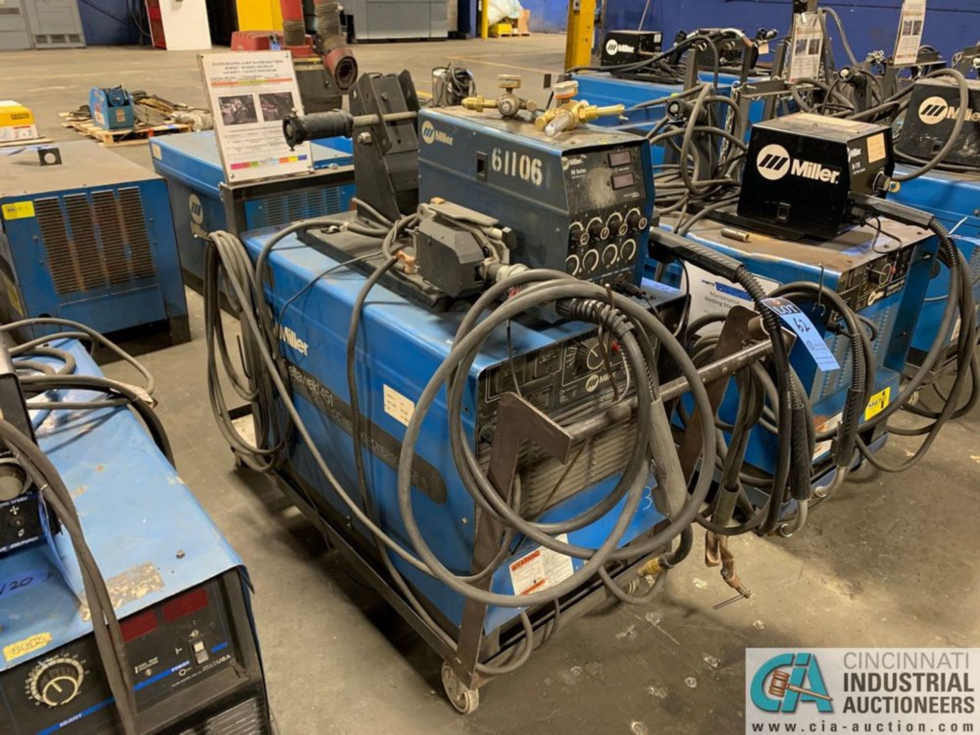 MILLER DELTAWELD 451 WELDER W/ D-64 DUAL WIRE FEED