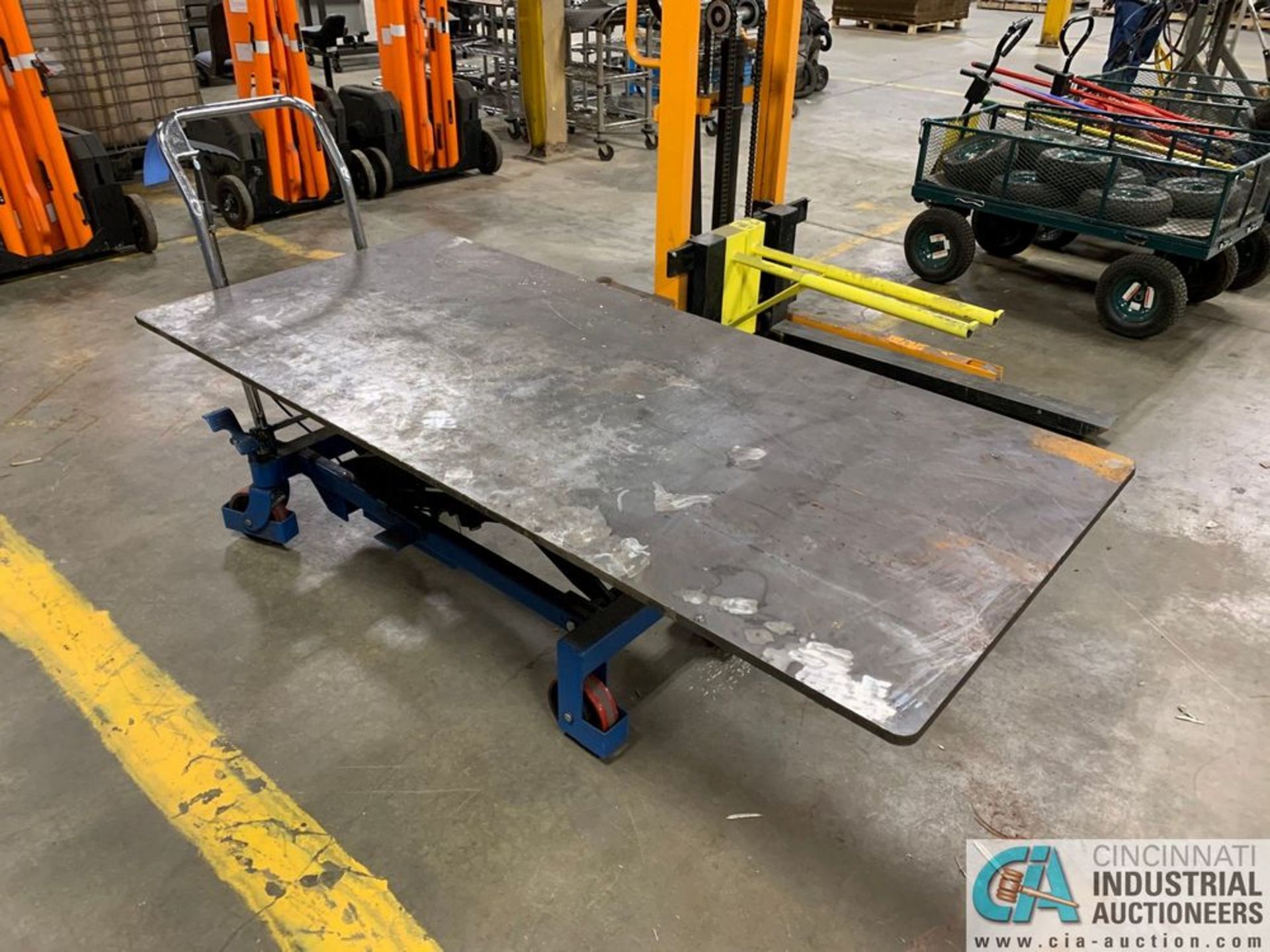 2,200-LB GLOBAL HYDRAULIC LIFT TABLE W/ 32" X 70" PLATE - Image 2 of 3