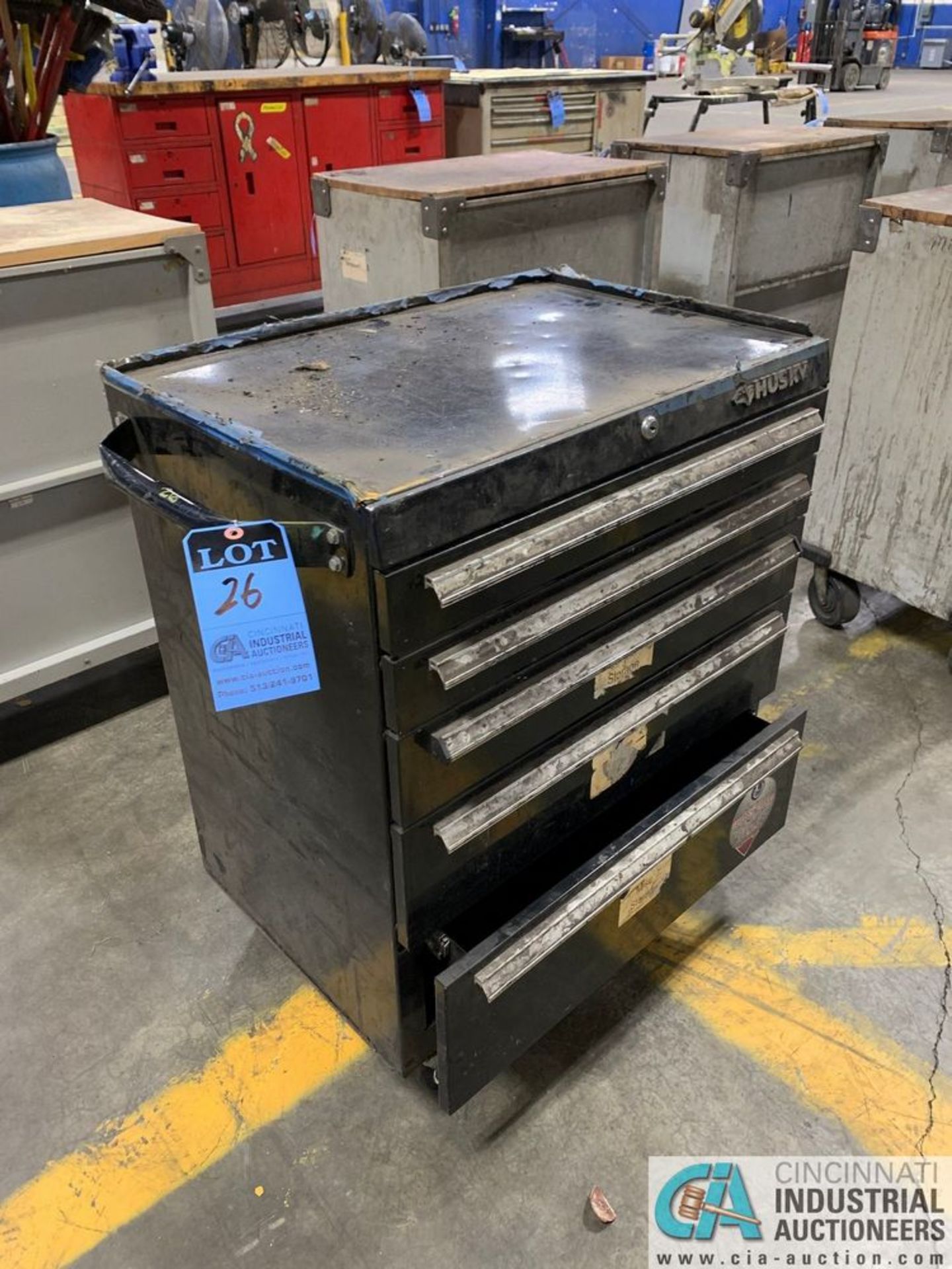 18" X 28" HUSKY PORTABLE TOOLBOX - Image 2 of 2