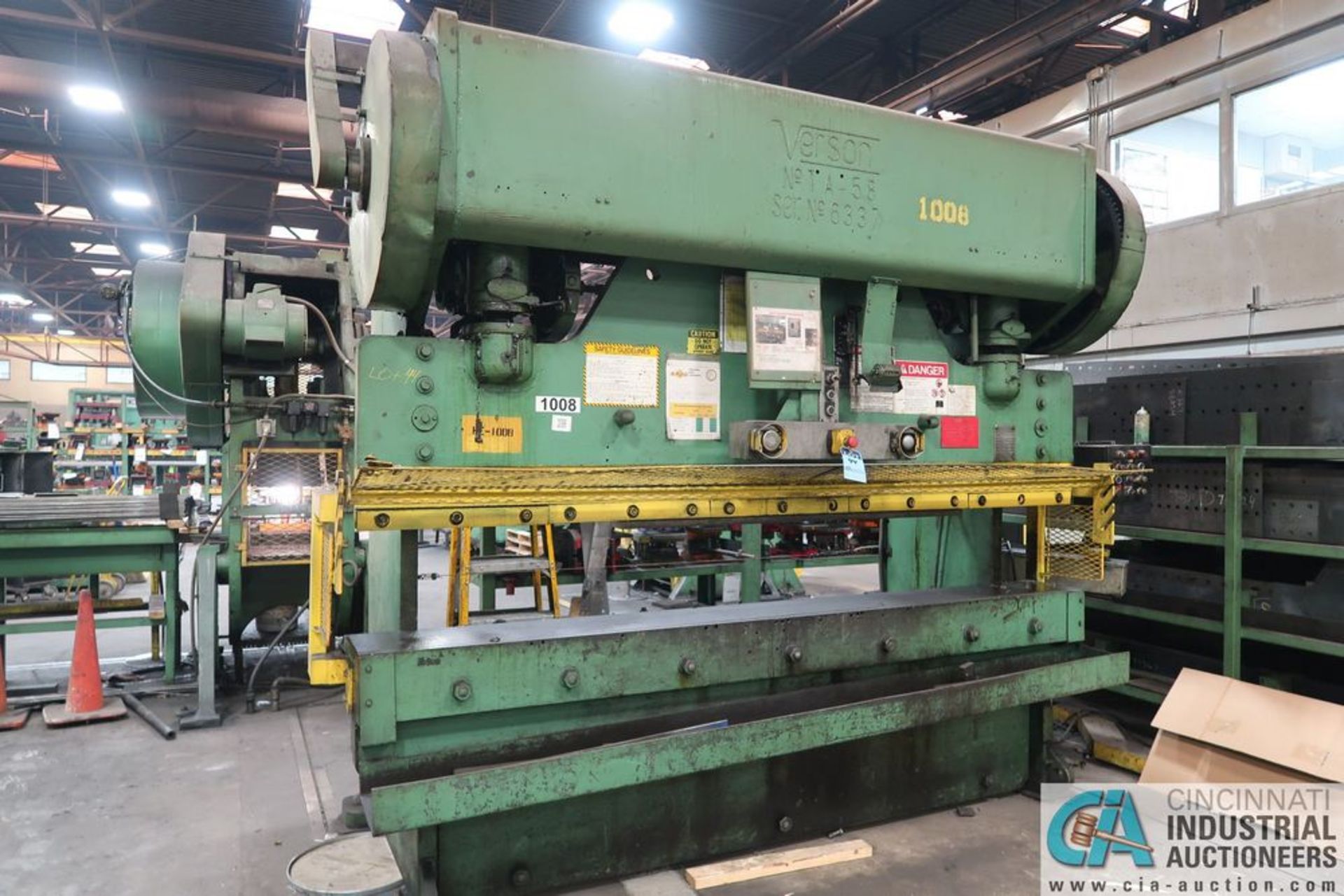 100 TON X 10' VERSON MODEL TA-58 MECHANICAL PRESS BRAKE**Loading Fee Due the "ERRA", $1,750.00** - Image 2 of 10