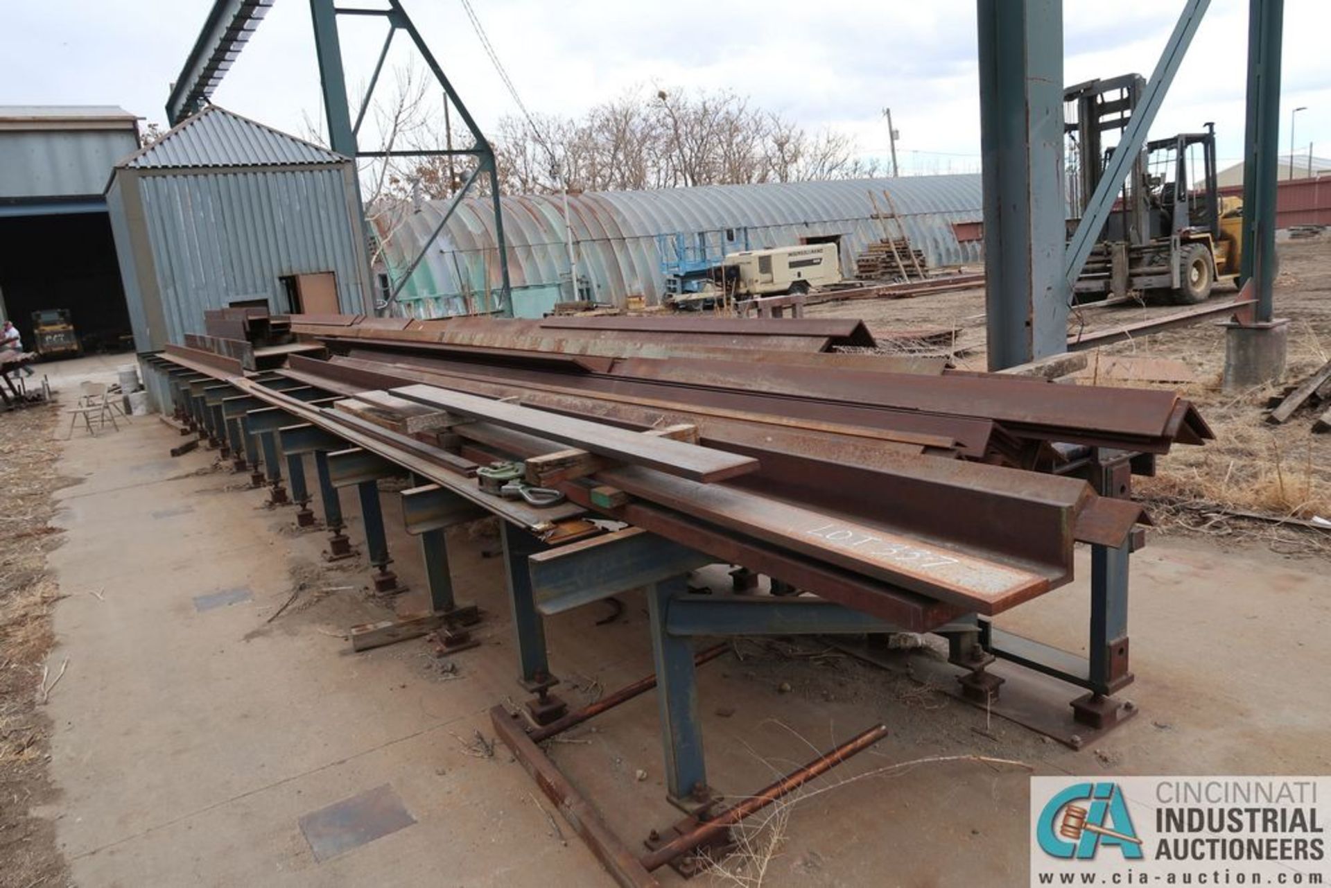 (LOT) METAL ANGLE, FLAT AND CHANNEL STOCK TO 45'