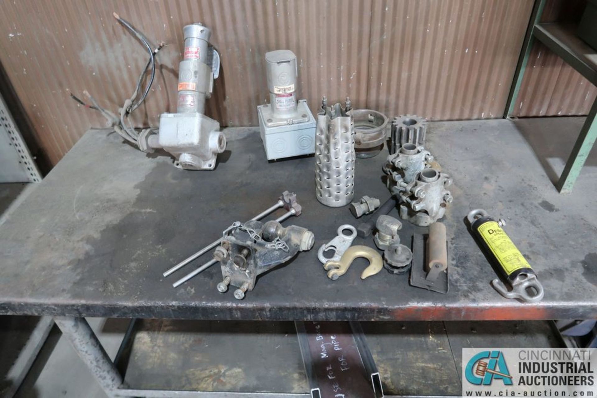 (LOT) CONTENTS OF CRIB INCLUDING ELECTRICAL FITTINGS, CONNECTIONS, MOTORS, BENCHES - Image 10 of 14