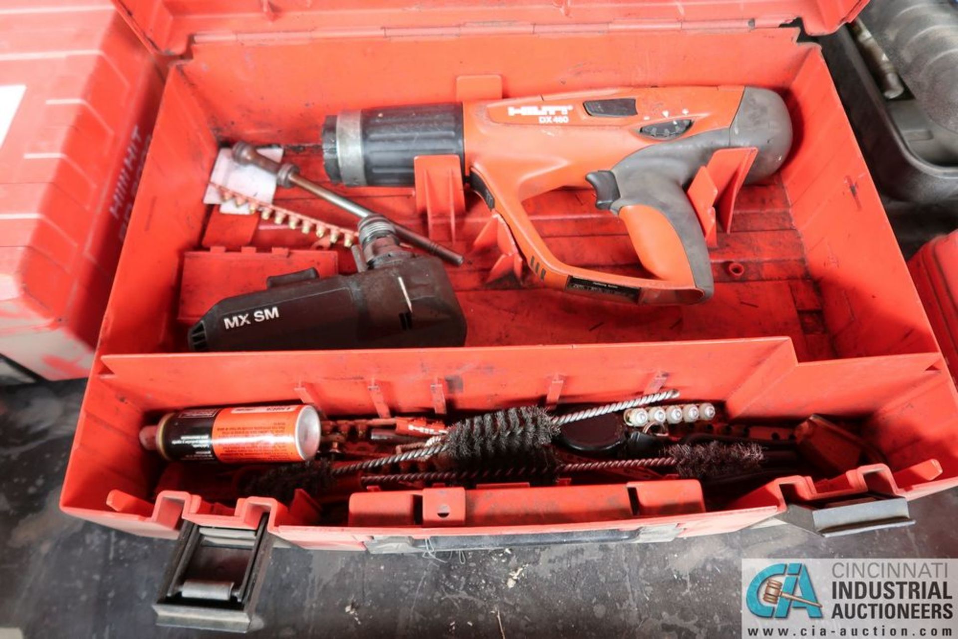 HILTI MODEL DX460 POWDER-ACTUATED FASTENER WITH (1) HILTI MX-SM MAGAZINES