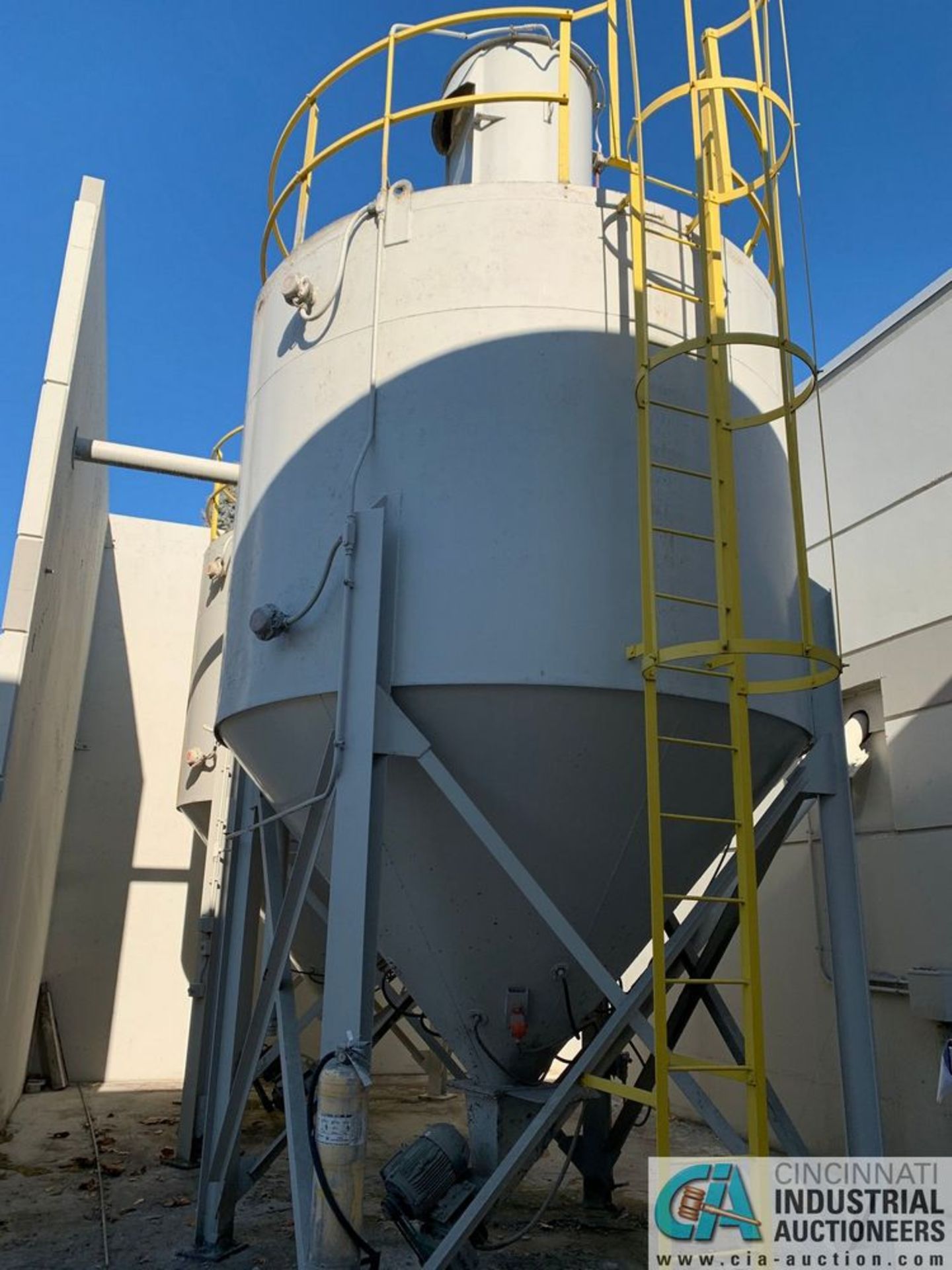 **TWO-MIXER CONCRETE BATCH PLANT; **Subject to bid confirmation, Extended removal** - Image 41 of 46