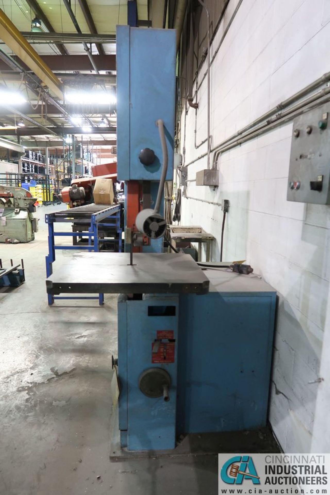 20" DOALL 2013-V VERTICAL BAND SAW; S/N 500-93138**Loading Fee Due the "ERRA", $250.00** - Bild 2 aus 5