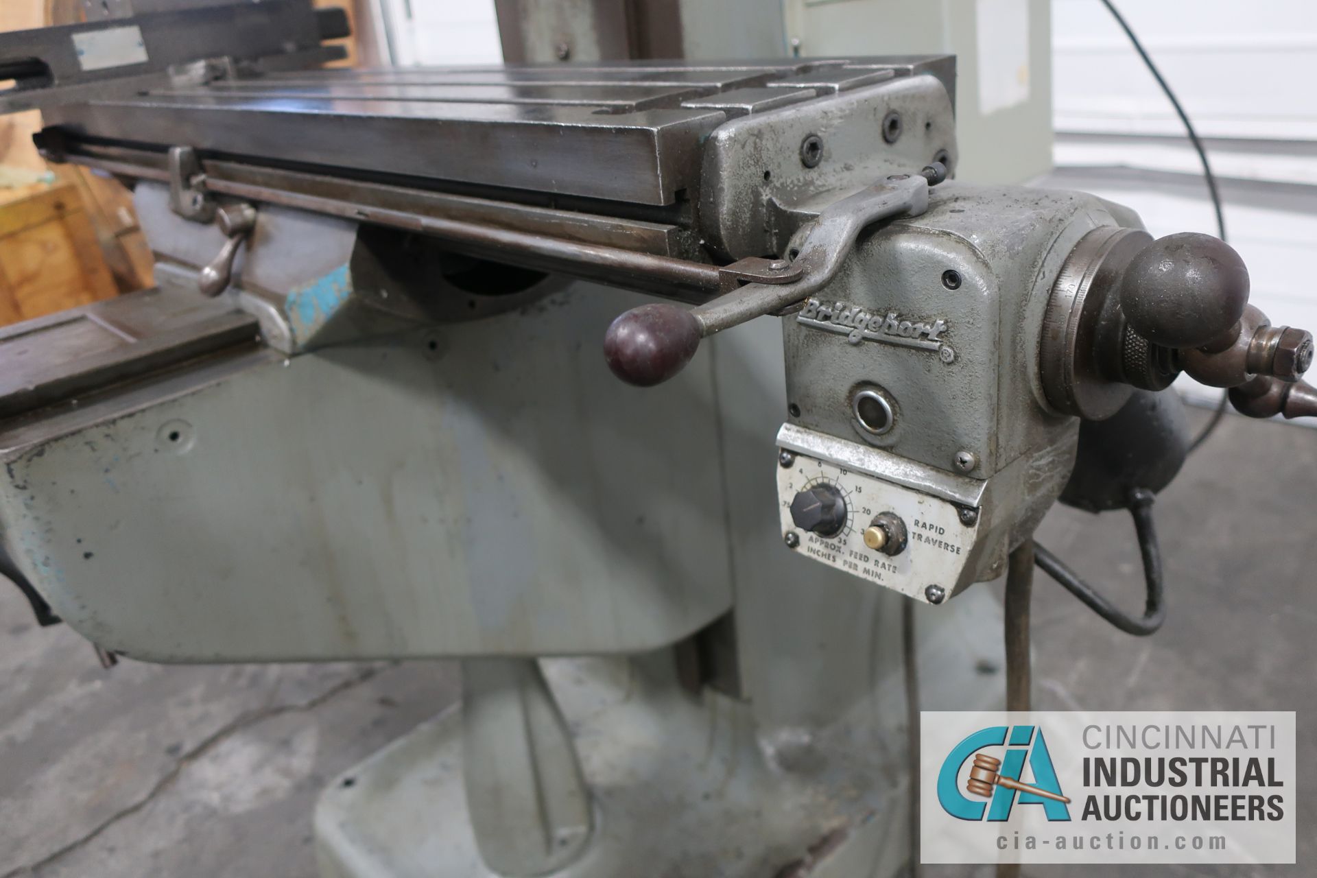 **BRIDGEPORT 2J VARIABLE SPEED MILLING MACHINE; S/N 141435, 9" X 42" TABLE, 6" KURT VISE, POWER FEED - Image 4 of 5