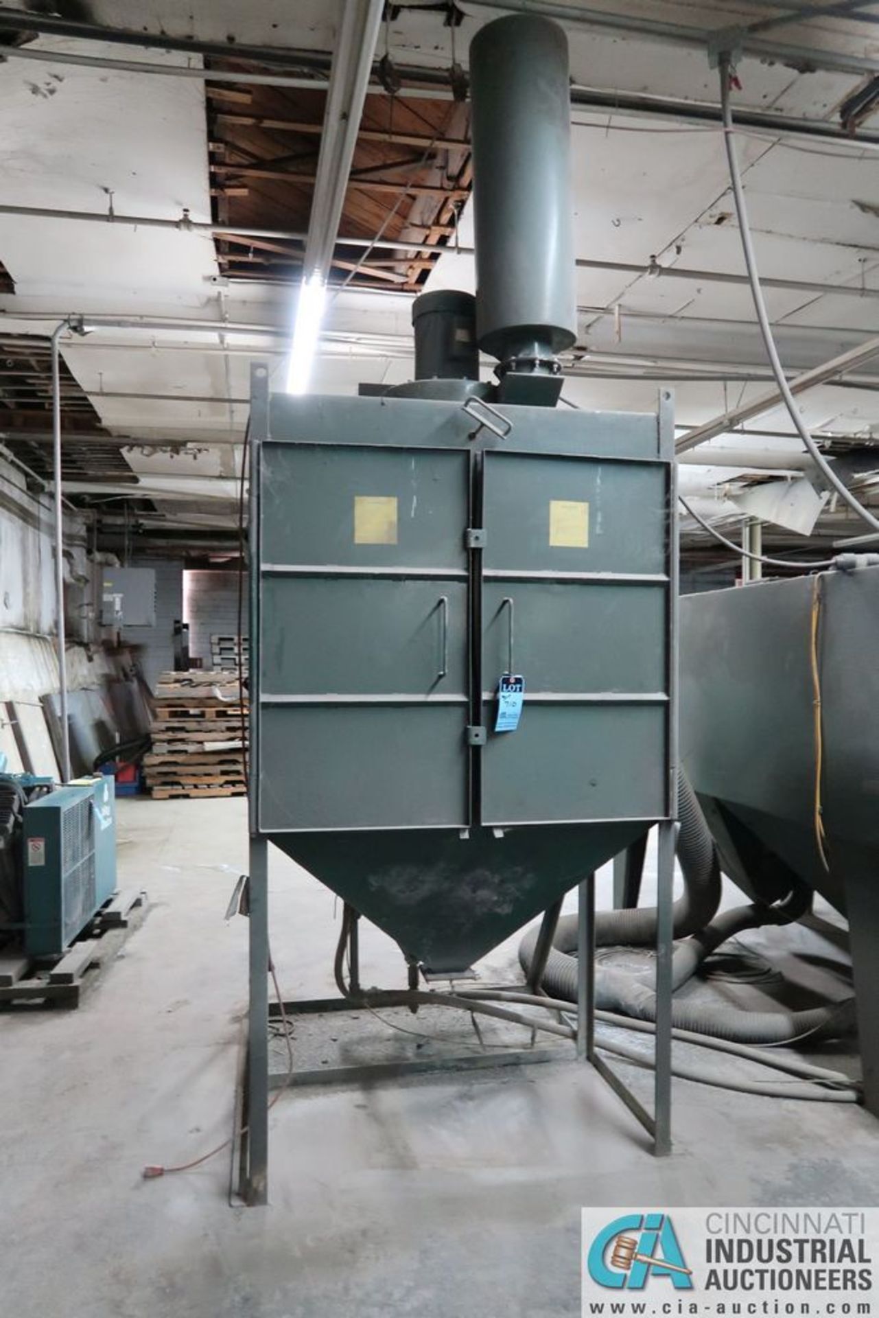 3 PERSON / 6 OPENING MAXI-BLAST ABRASIVE BLAST CABINET *ERRA LOADING FEE - $350.00* - Image 8 of 9