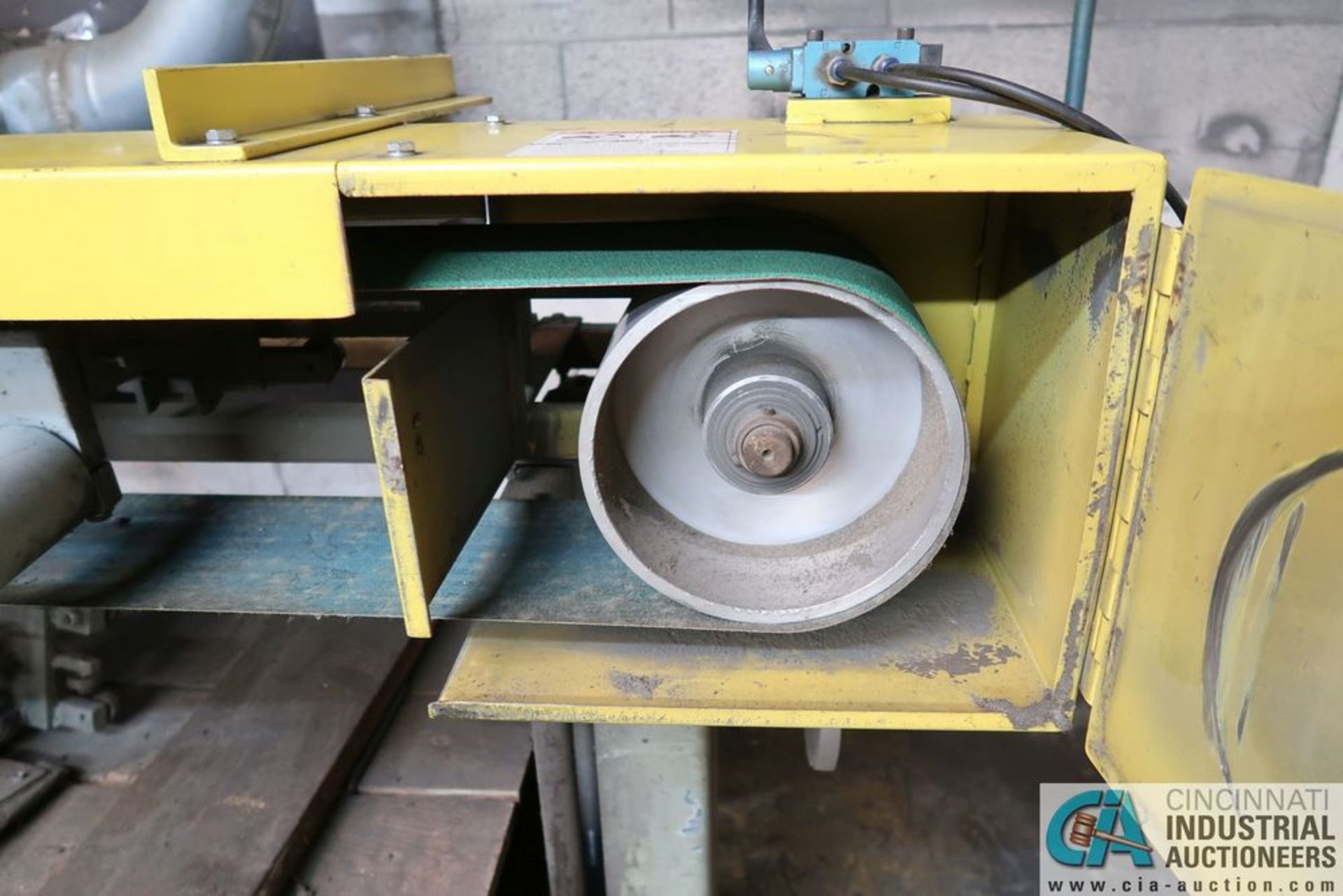 6" WIDE X 90" BELT G&P MACHINERY MODEL UNKNOWN HORIZONTAL BELT SANDER; *ERRA LOADING FEE - $300.00* - Image 7 of 8