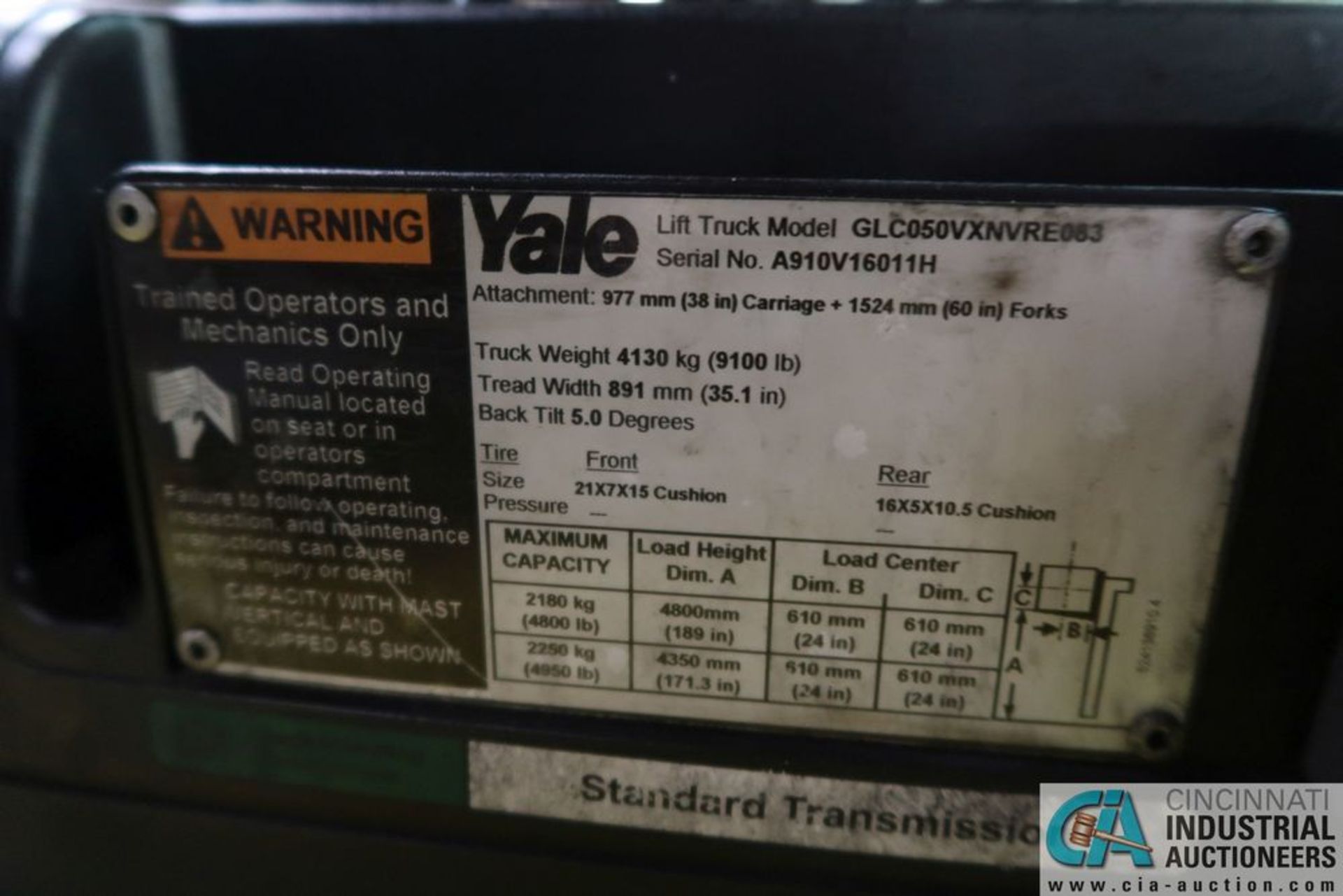 5,000 LB. YALE MODEL GLC050VXNVRE083 LP GAS CUSHION TIRE THREE-STAGE MAST LIFT TRUCK; S/N - Image 6 of 7