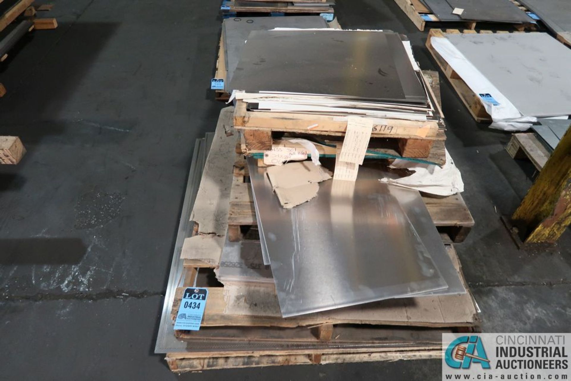SKIDS CUT OF SIZE ALUMINUM, STAINLESS, GALVANIZED AND COLD ROLLED STEEL FLAT STOCK **SPECIAL - Image 2 of 22