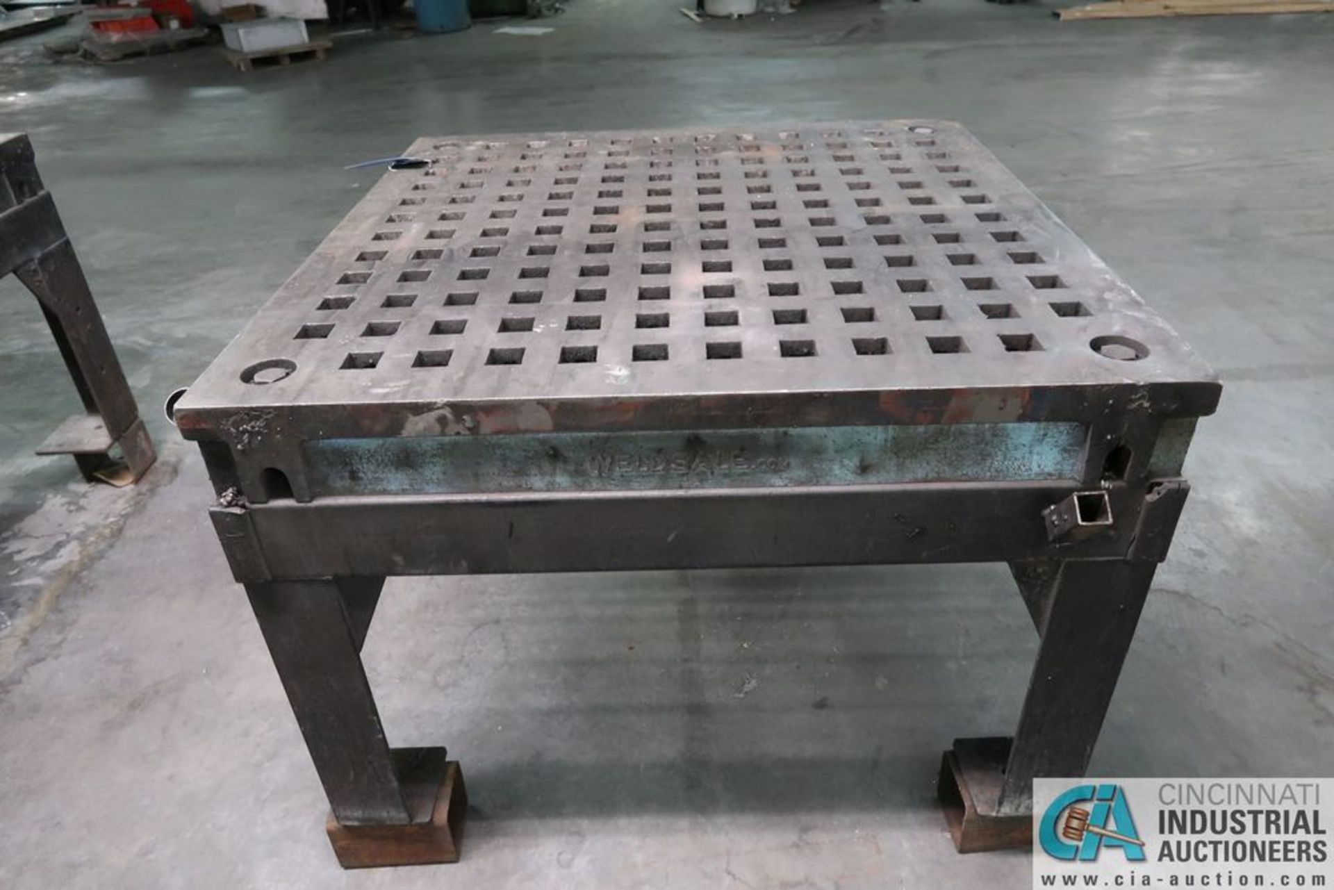 48" X 48" WELDSALE ACORN STYLE WELDING TABLE **LOCATED OFFSITE AT 1001 SPARTA STREET, MCMINNVILLE,