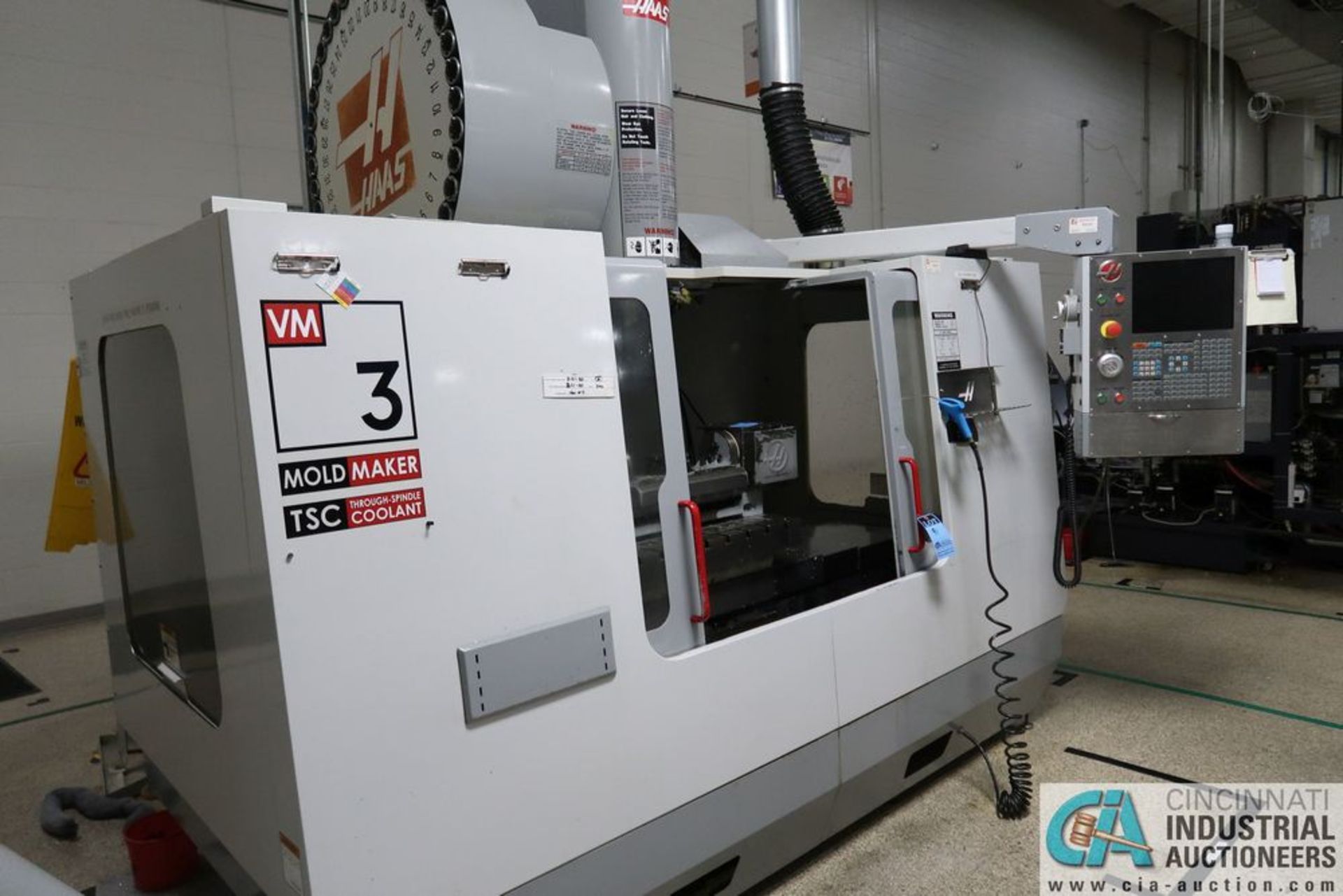 HAAS MODEL VM3 MOLD MAKER CNC VERTICAL MACHIN **Load out due Midway Machinery Movers $600.00 - Image 3 of 11