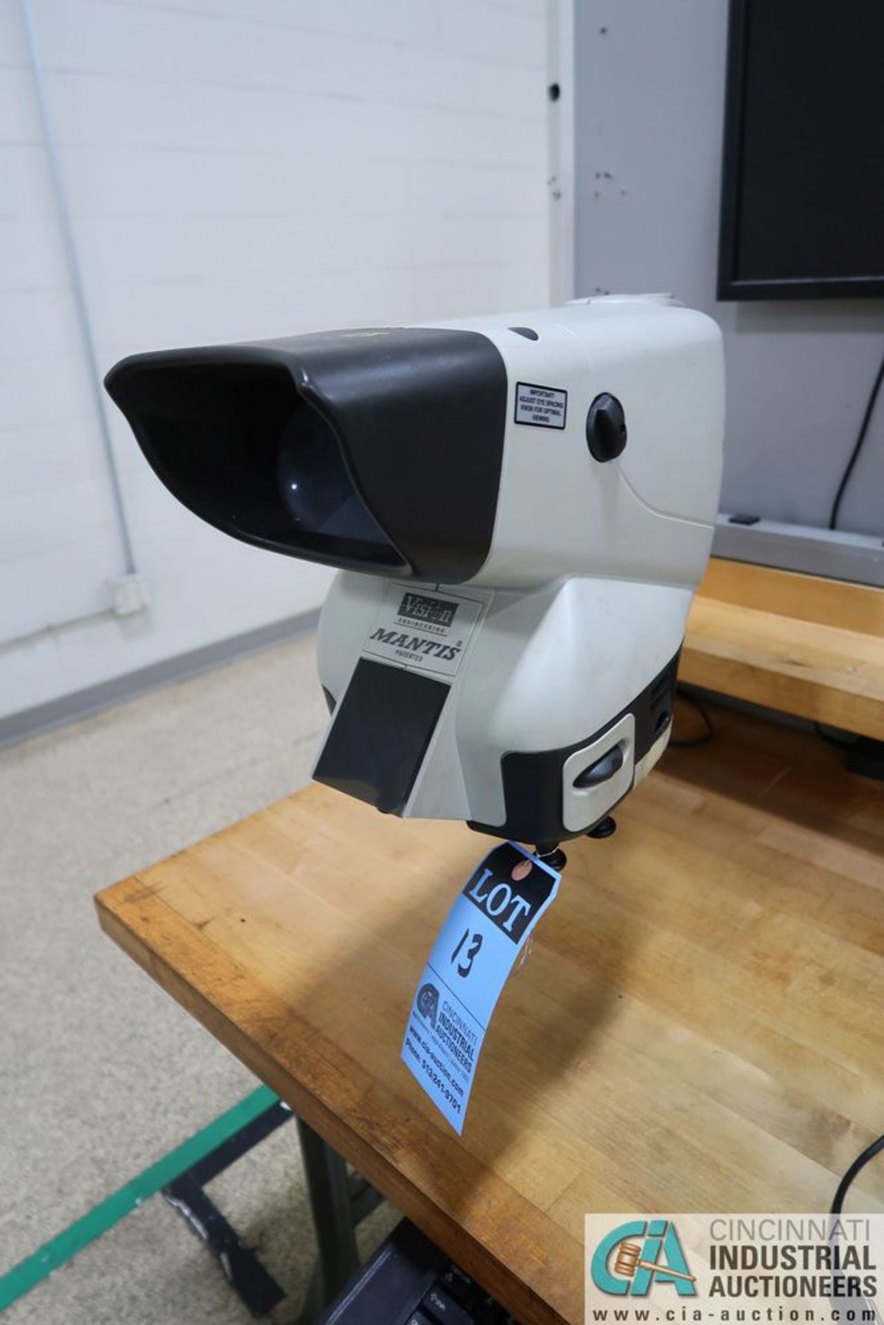 VISION ENGINEERING MODEL MANTIS STEREO MICROSCOPE