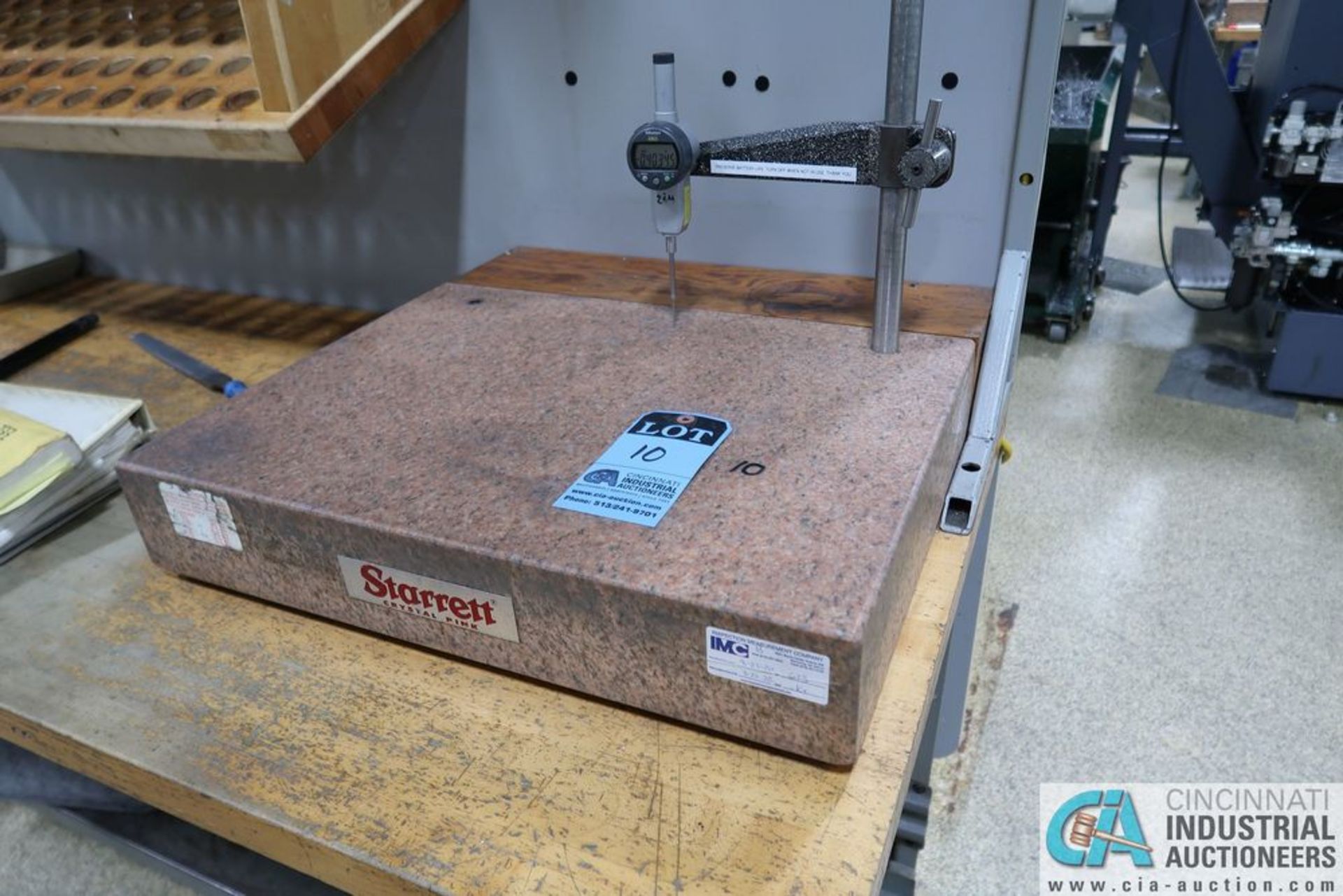 24" X 18" X 4" STARRETT GRANITE SURFACE PLATE WITH MITUTOYO ABSOLUTE DIGITAL INDICATOR