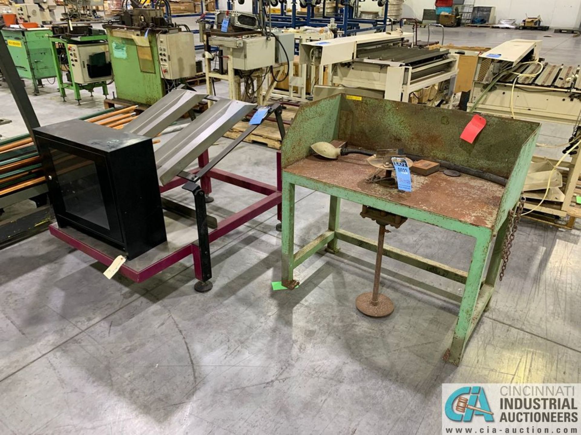 (LOT) ROTATING ASSEMBLY TABLE & DIAL CHUTE SORT TABLE