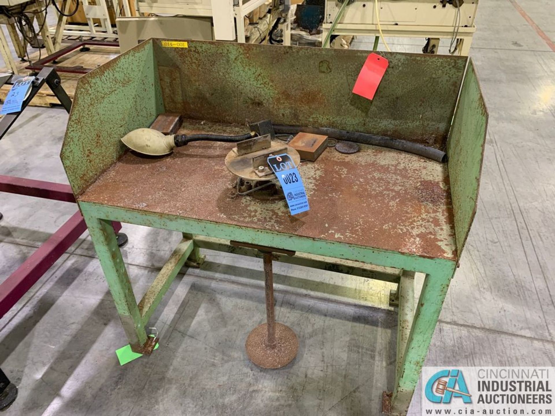 (LOT) ROTATING ASSEMBLY TABLE & DIAL CHUTE SORT TABLE - Image 2 of 3