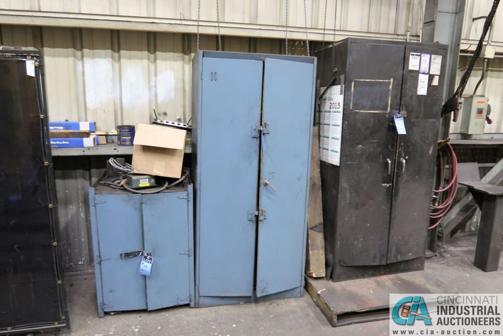 (LOT) WELDING RELATED INCLUDING; WELDING CURTAIN AND (4) CABINETS WITH WELDING ACCESSORIES - Image 3 of 7