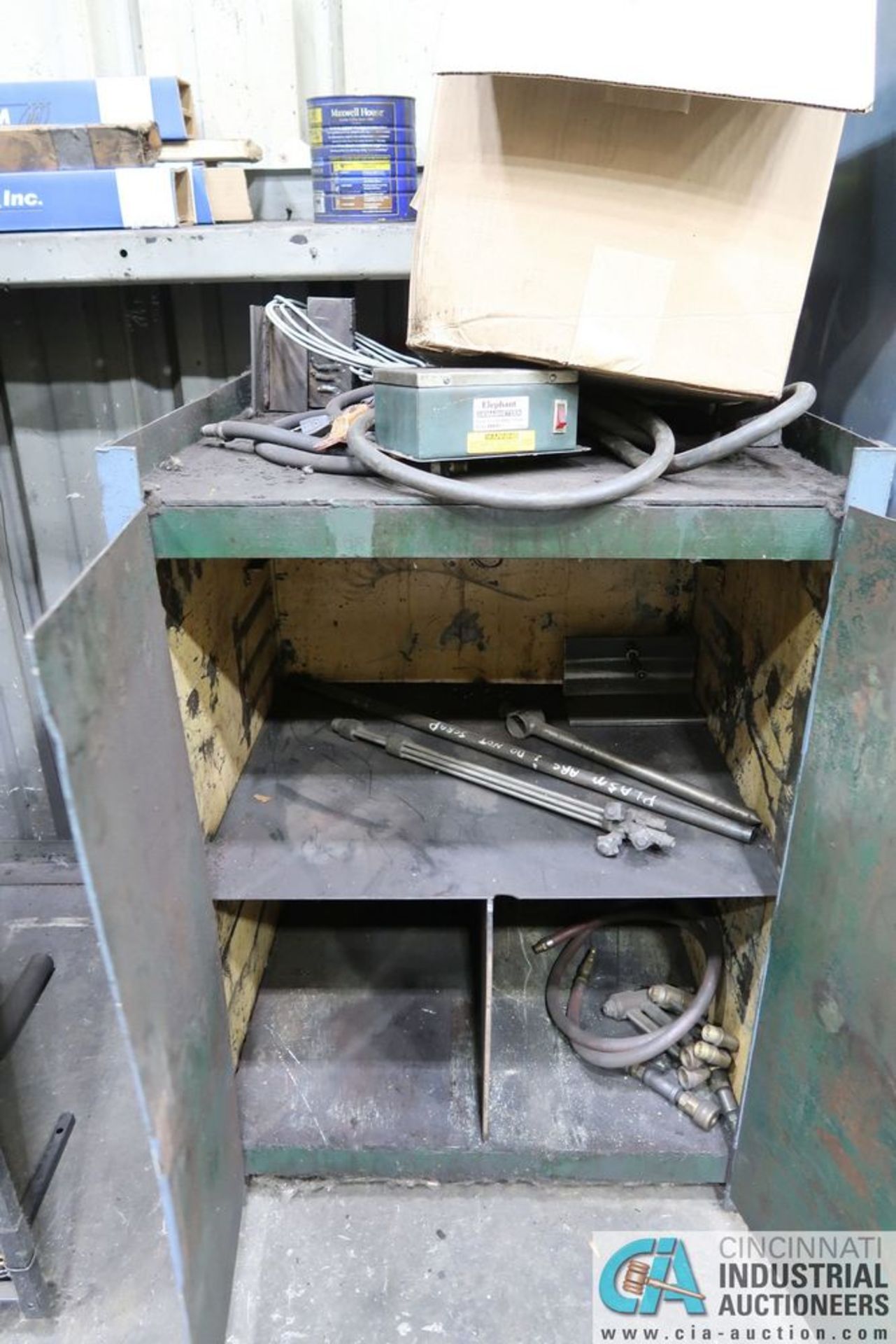 (LOT) WELDING RELATED INCLUDING; WELDING CURTAIN AND (4) CABINETS WITH WELDING ACCESSORIES - Image 4 of 7