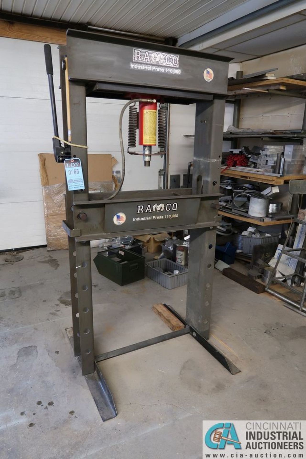 55 TON RAMCO H-FRAME MANUAL HYDRAULIC PRESS WITH ENERPAC MODEL P392 MANUAL HYDRAULIC PUMP - Image 3 of 7