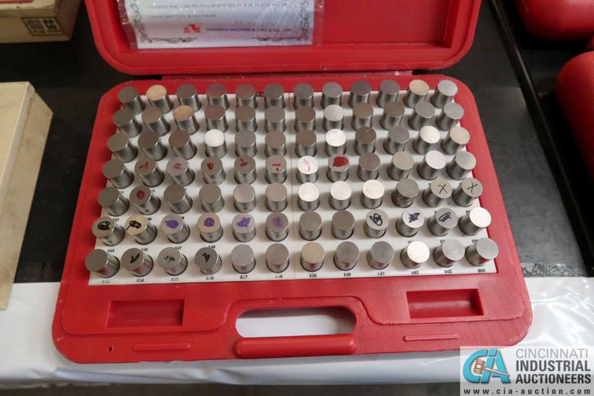 .916" - .833" LHANGDA MODEL M6 84-PIECE PIN GAGE SET