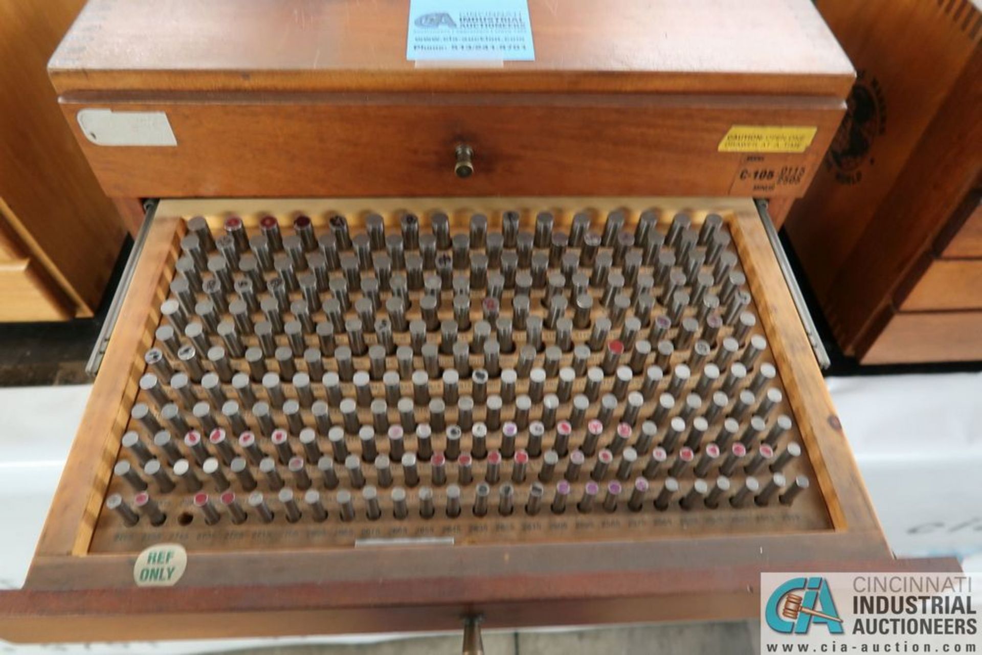 .7505" - .0115" PIN GAGE WITH FOUR-DRAWER WOOD CABINET - Image 4 of 9