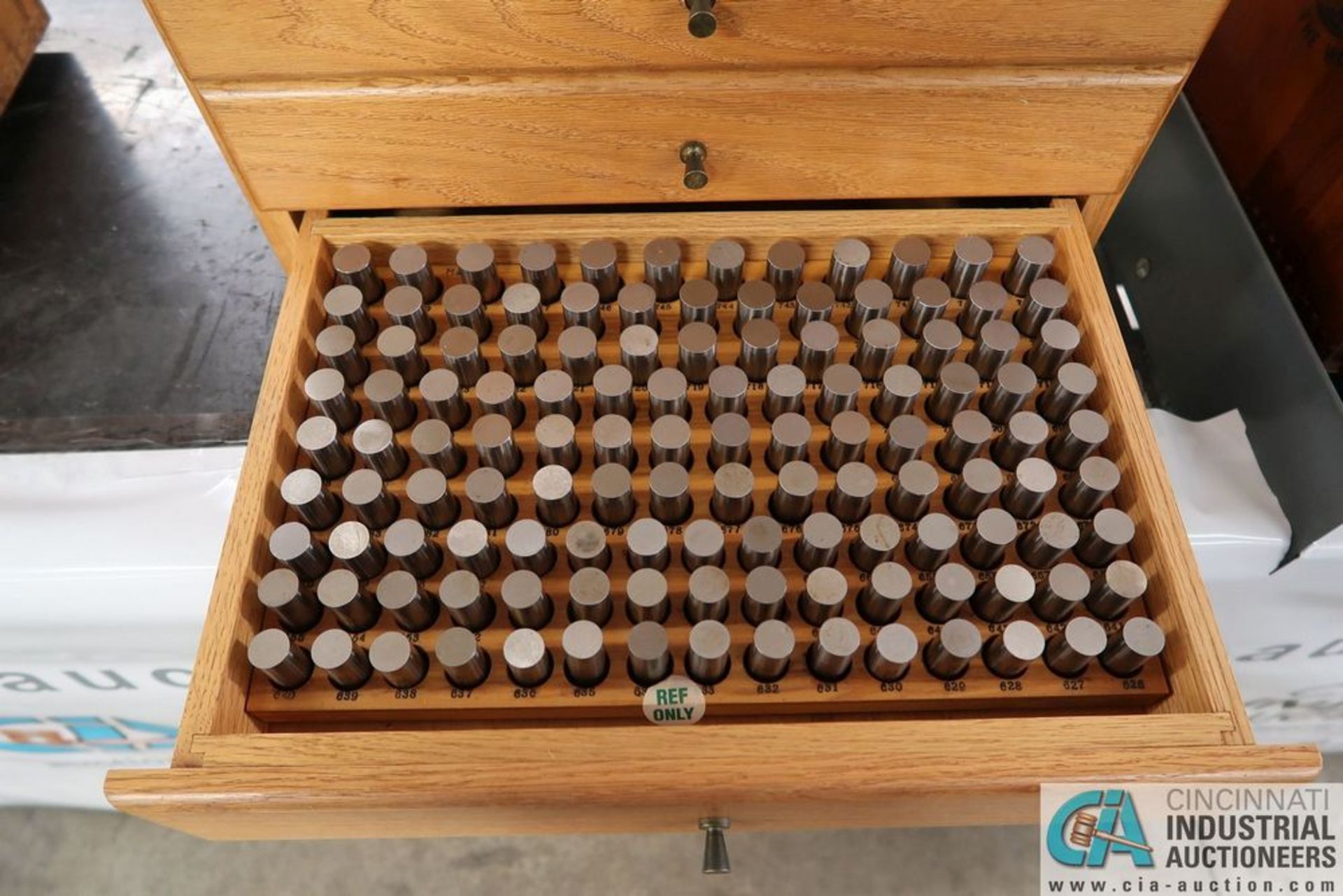 .750" - .061" PIN GAGE WITH CUSTOM BUILT FOUR-DRAWER WOOD CABINET - Image 4 of 10