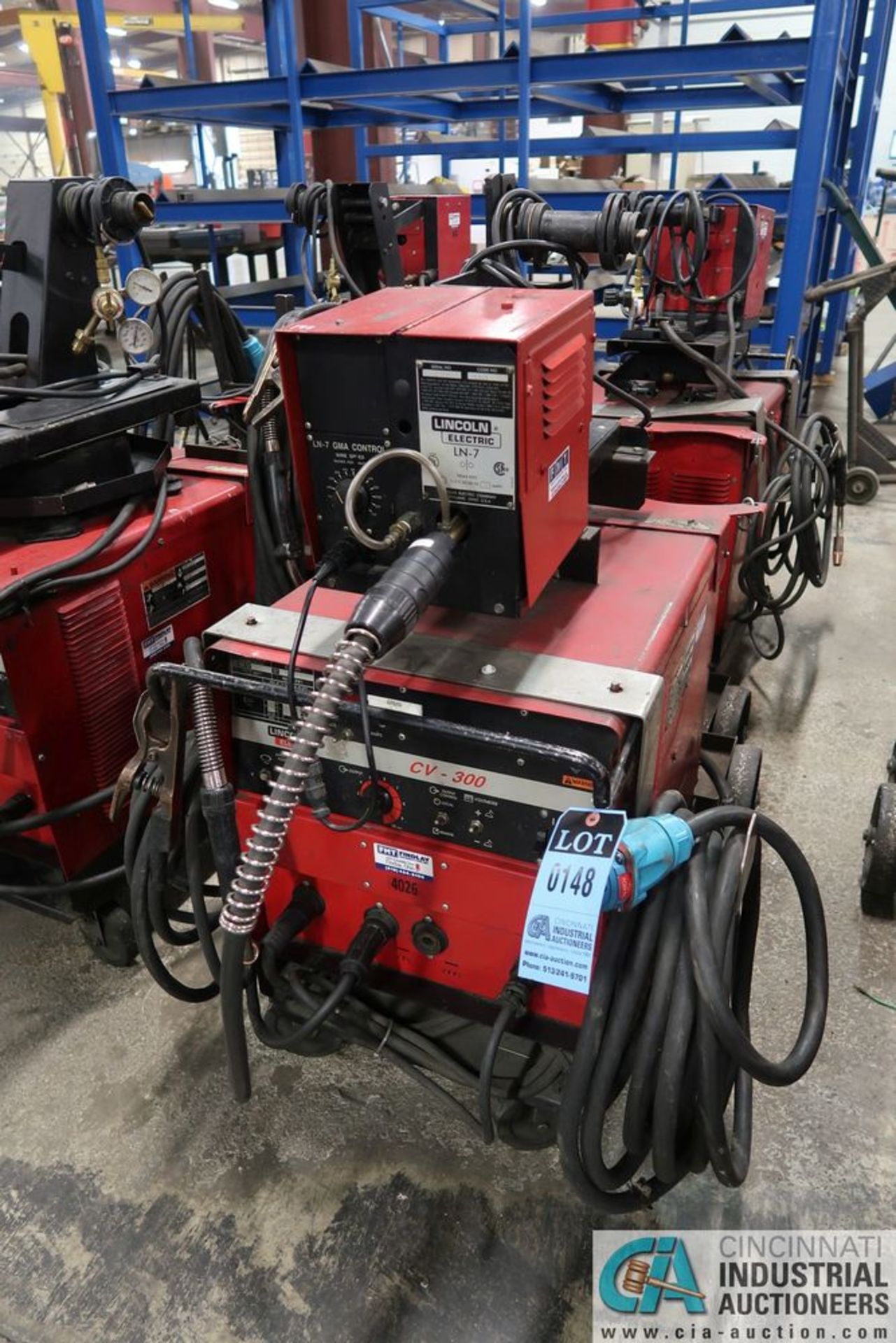 300 AMP LINCOLN CV-300 WELDER; S/N U1980308092, WITH LINCOLN LN-7 WIRE FEED - Image 2 of 7