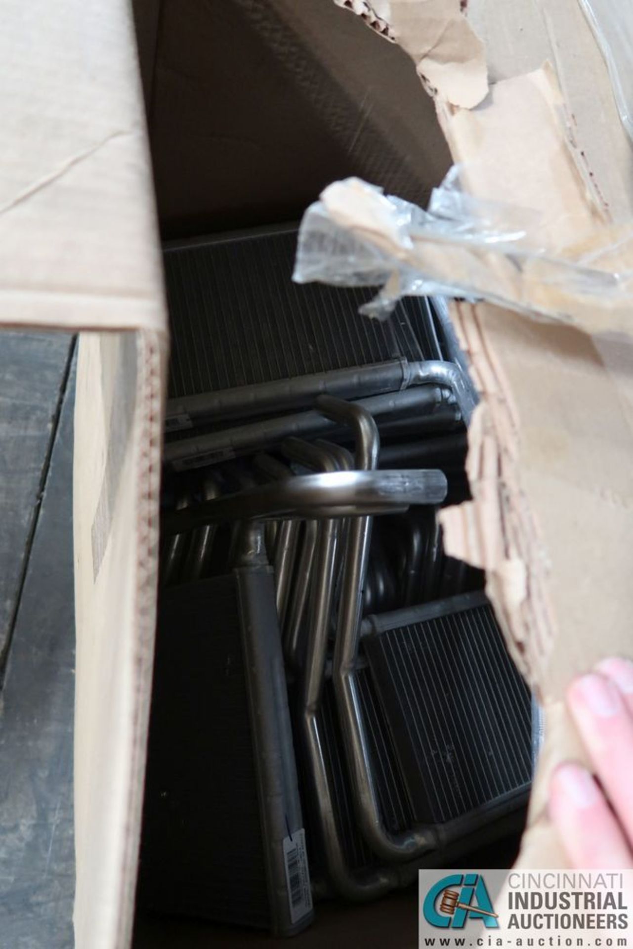 (LOT) ASSORTED ALUMINUM SCRAP IN (3) BOXES AND ON (2) SKIDS - Image 5 of 6