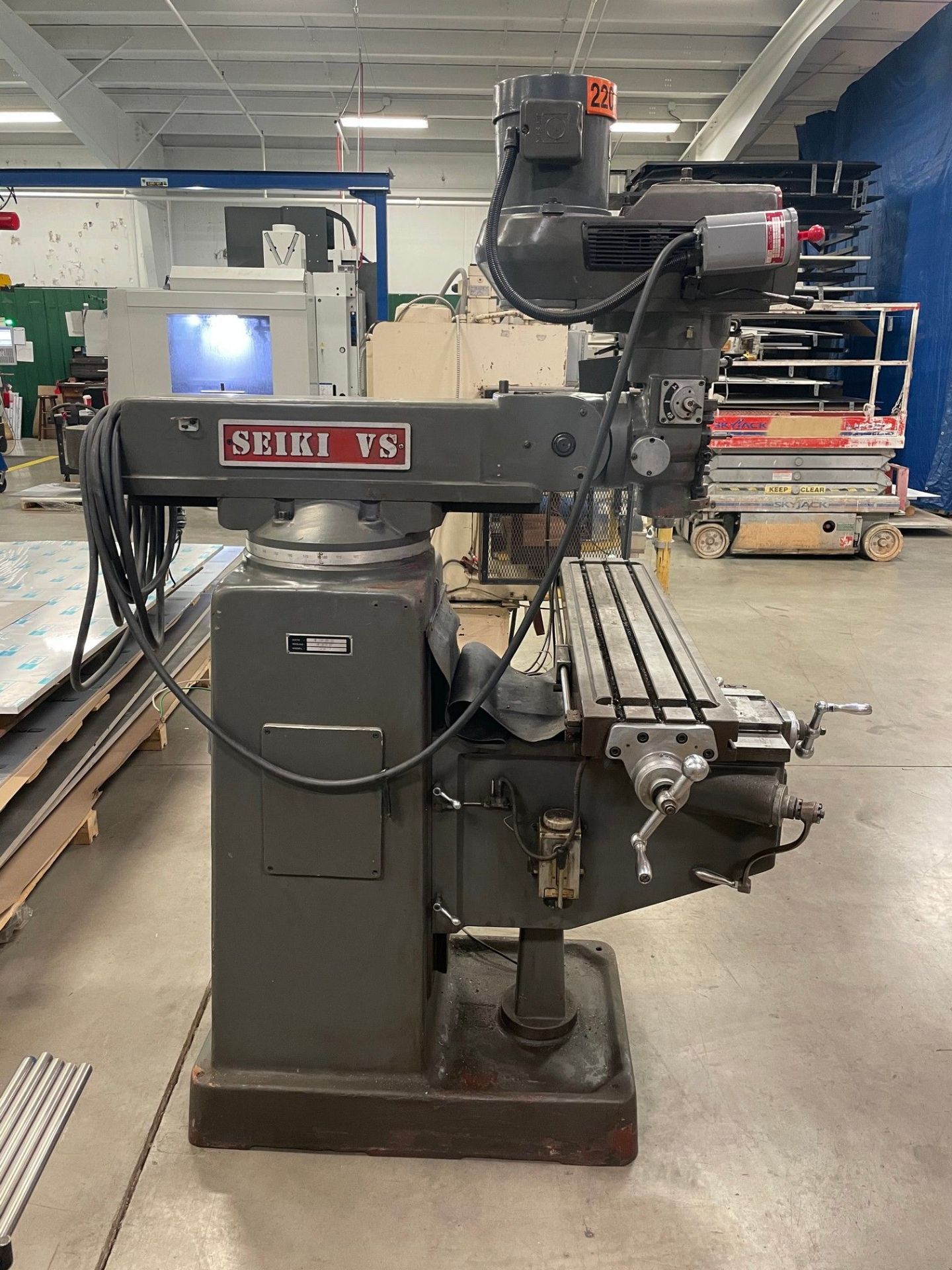 3 HP SEIKI MODEL 3VH VERTICAL MILLING MACHINE; S/N 8328, 10" X 50" TABLE, NEWALL DRO - Image 4 of 7