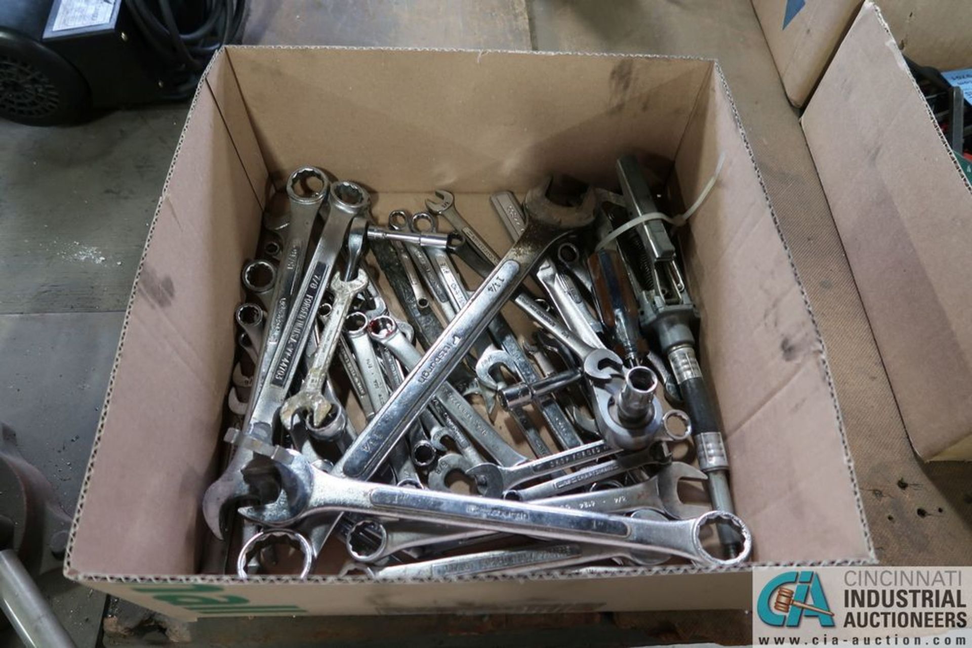 (LOT) MISCELLANEOUS COMBINATION WRENCHES