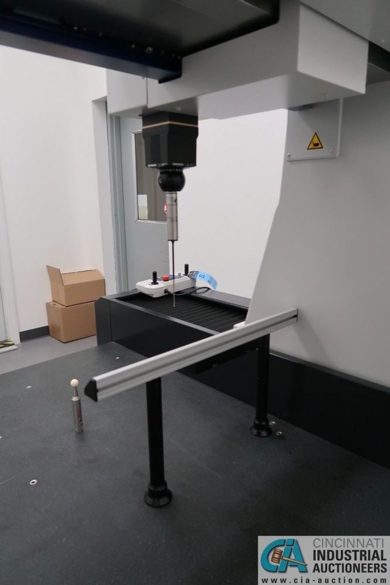 MITUTOYO CRYSTA-APEX S776 COORDINATE MEASURING MACHINE; S/N 60251217 **Rigging Fee Due $3,250.00** - Image 11 of 26