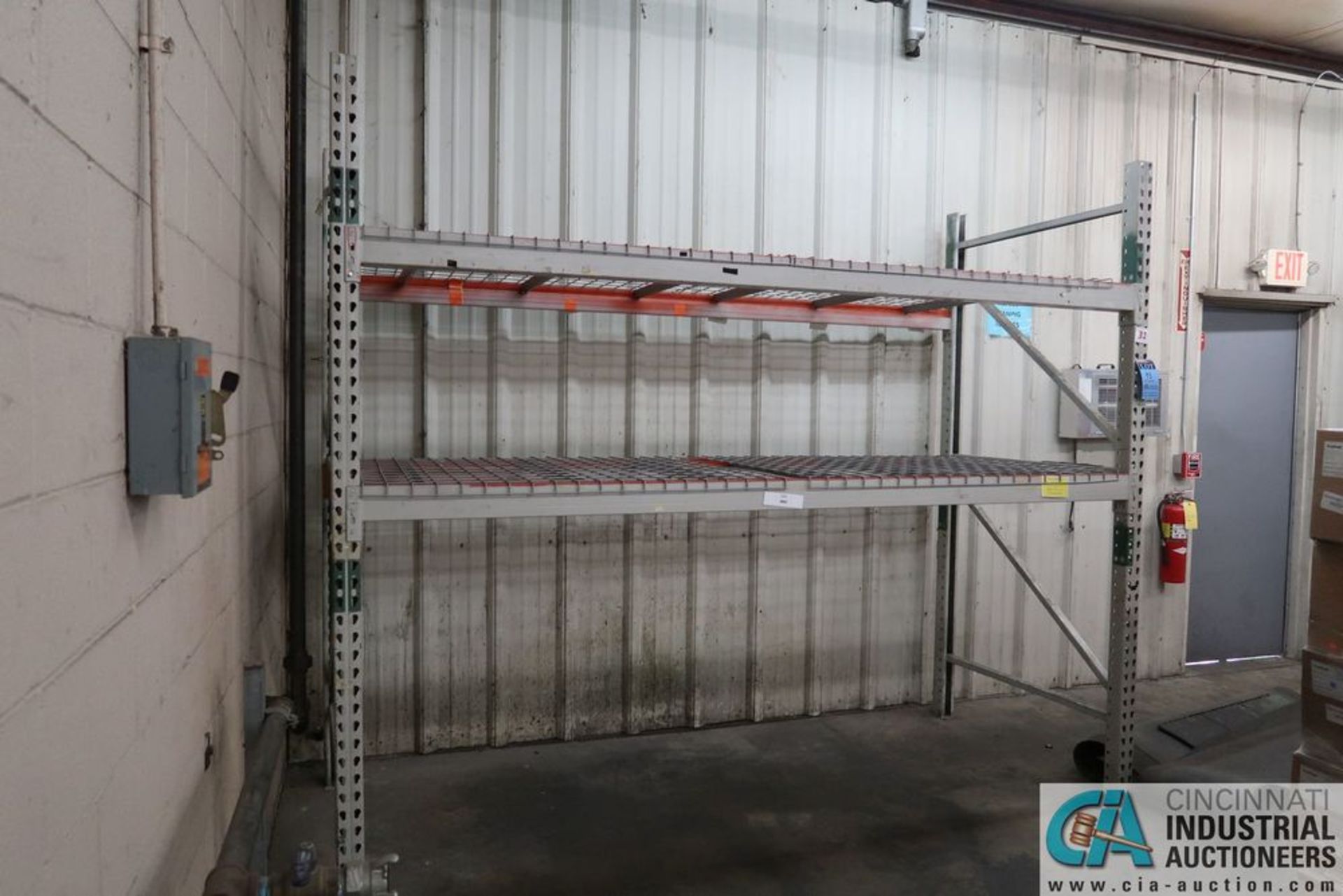 SECTION 108" X 44" X 96" LONG ADJUSTABLE BEAM PALLET RACK **Rigging Fee Due $35.00**