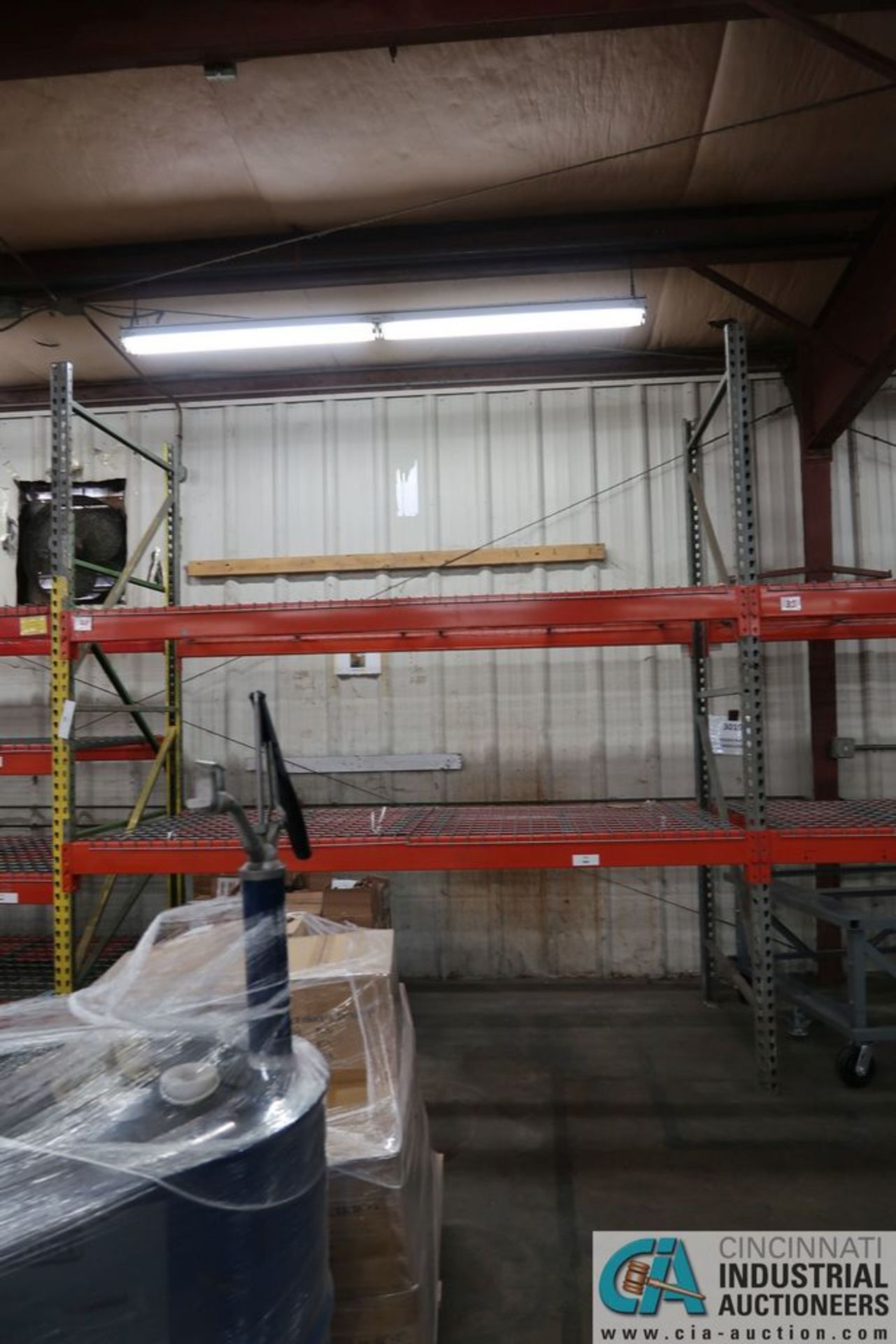 SECTIONS 108" X 48" X 120" LONG ADJUSTABLE BEAM PALLET RACK **Rigging Fee Due $105.00** - Image 3 of 8