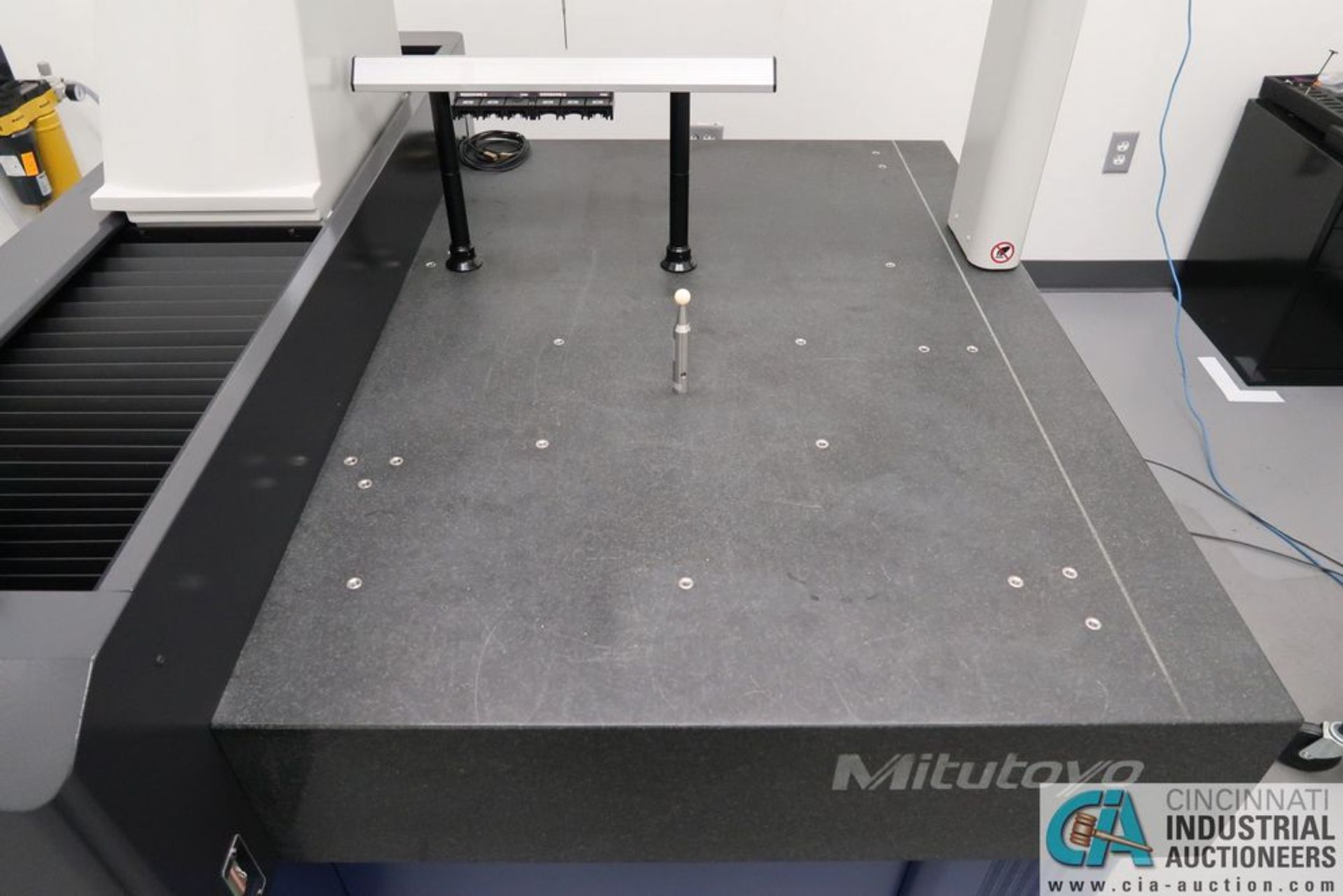 MITUTOYO CRYSTA-APEX S776 COORDINATE MEASURING MACHINE; S/N 60251217 **Rigging Fee Due $3,250.00** - Image 5 of 26