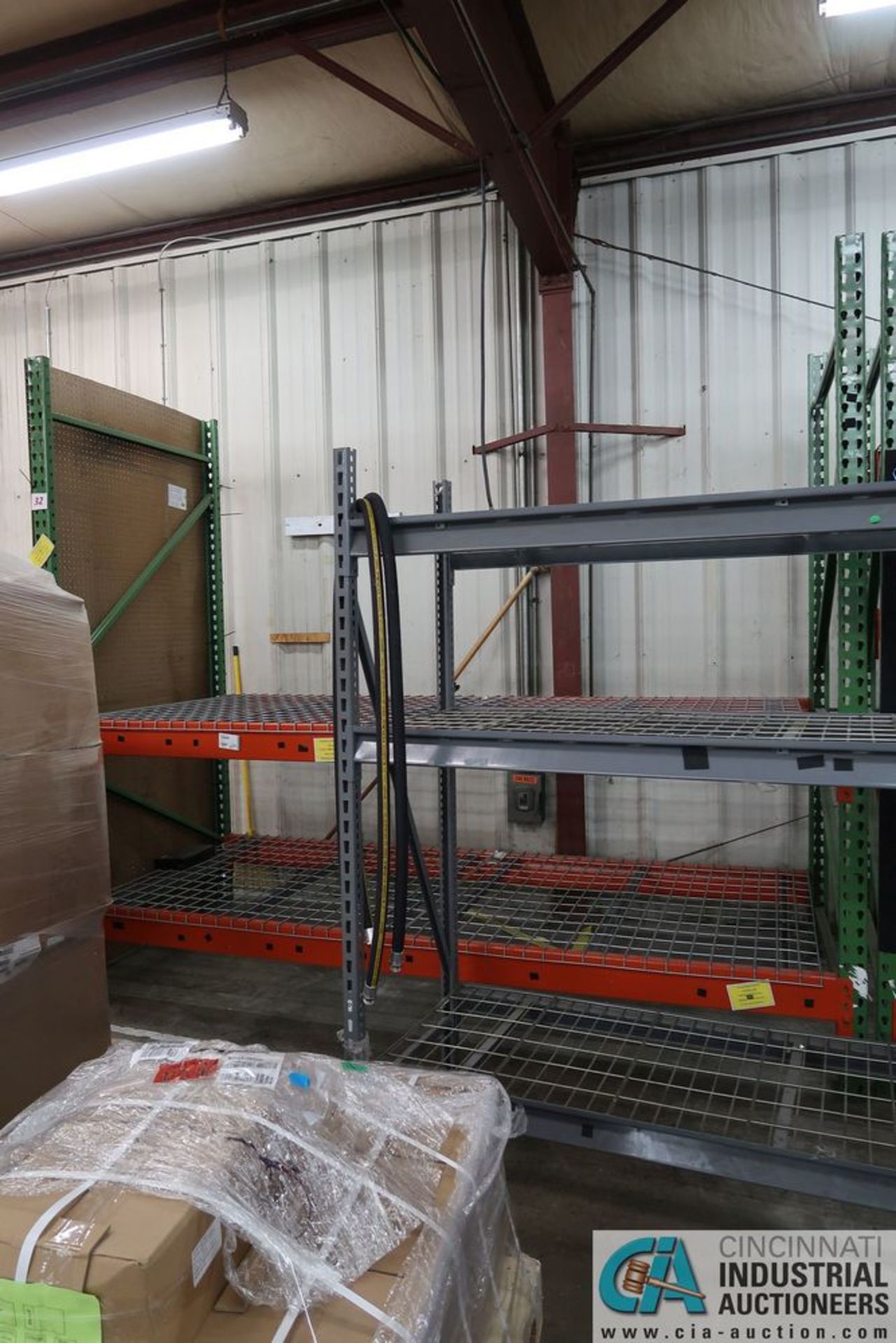SECTIONS 108" X 48" X 96" LONG ADJUSTABLE BEAM PALLET RACK **Rigging Fee Due $70.00** - Image 4 of 5