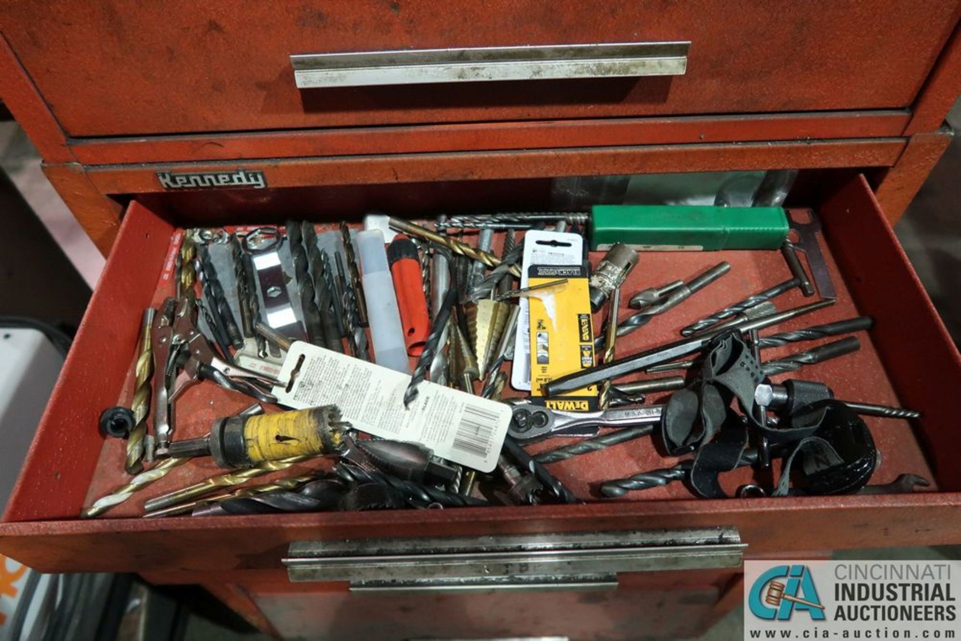 10-DRAWER KENNEDY PORTABLE TOOLBOX WITH TOOLS - Image 6 of 8