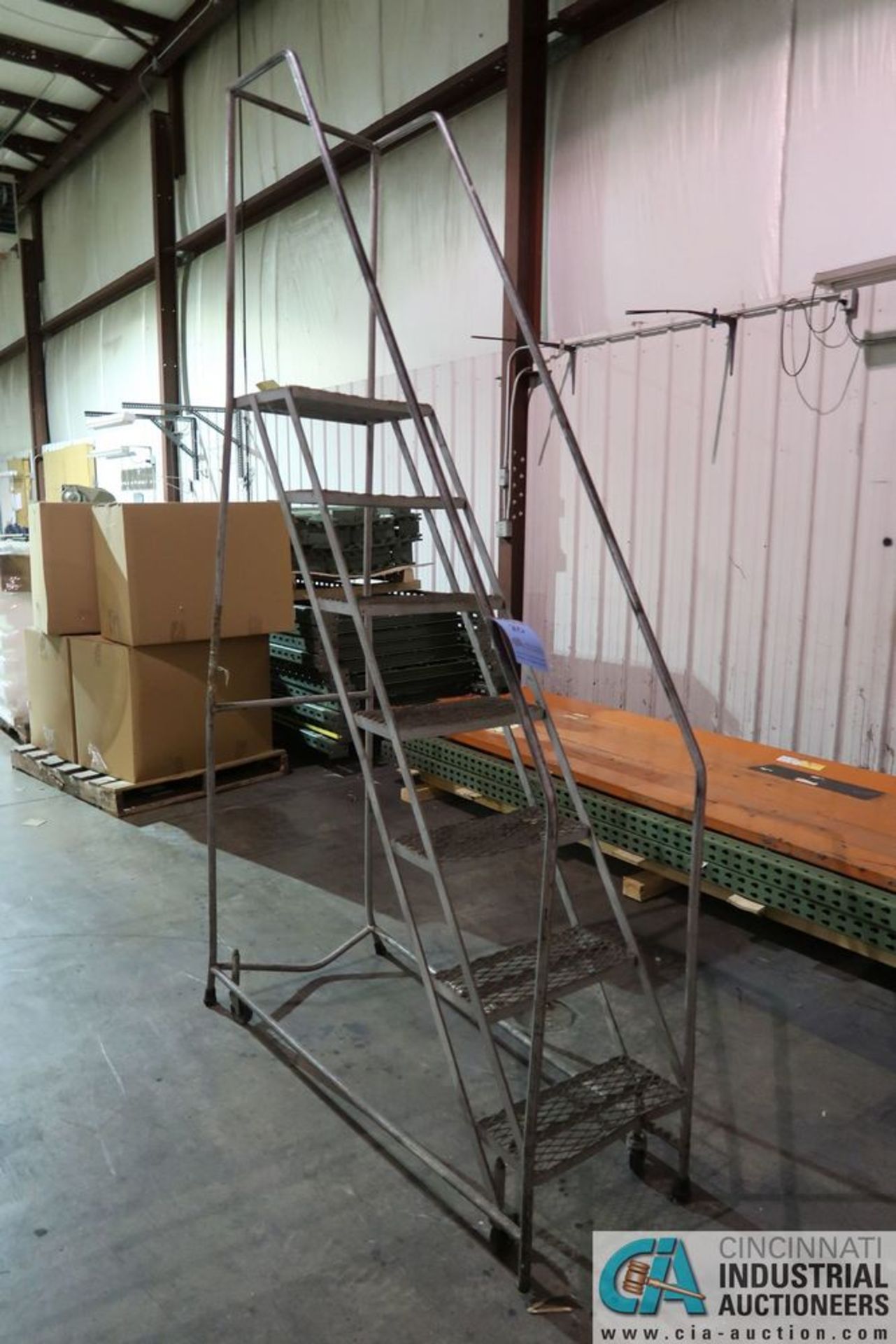 6' PORTABLE SHOP LADDER