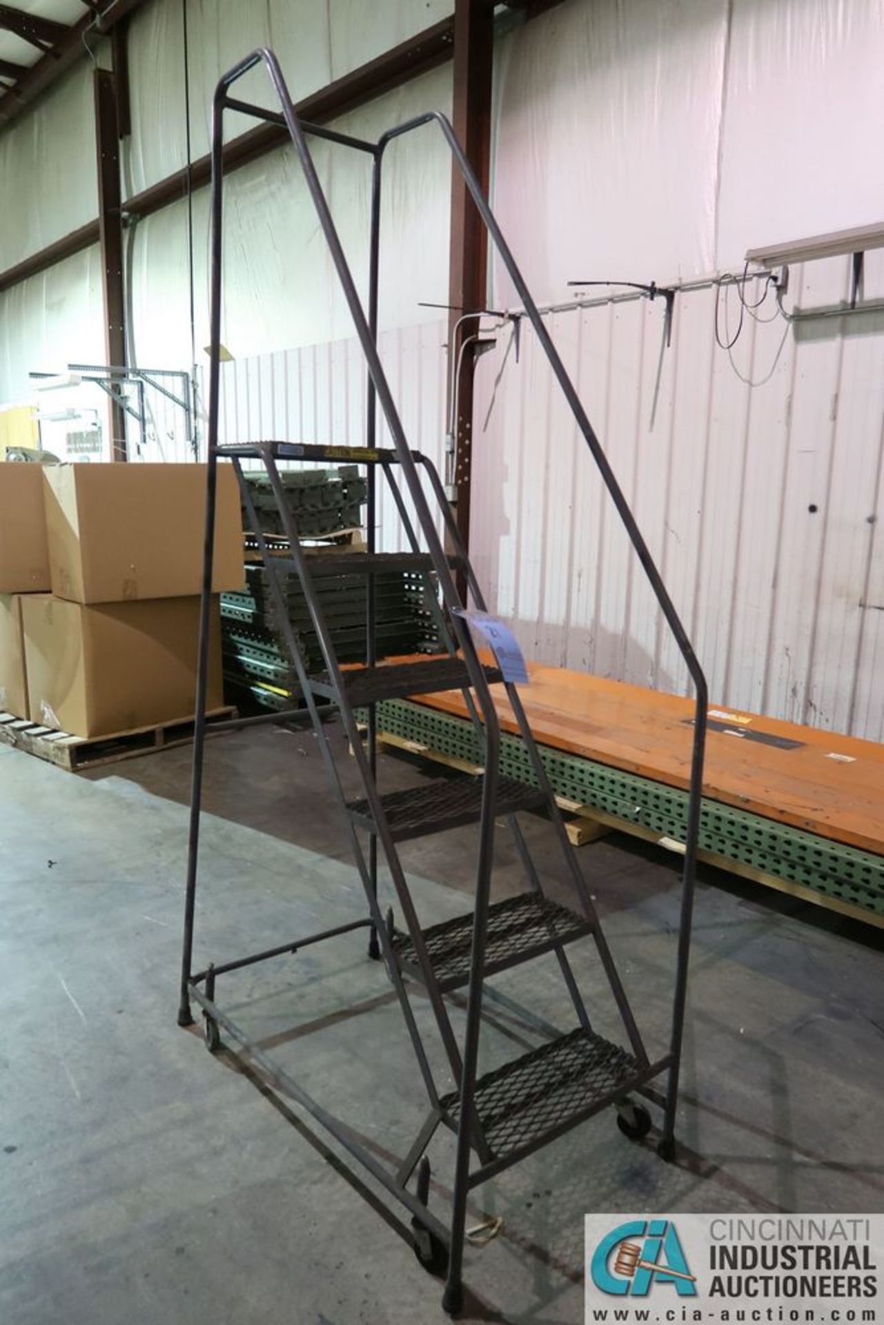 5' PORTABLE SHOP LADDER