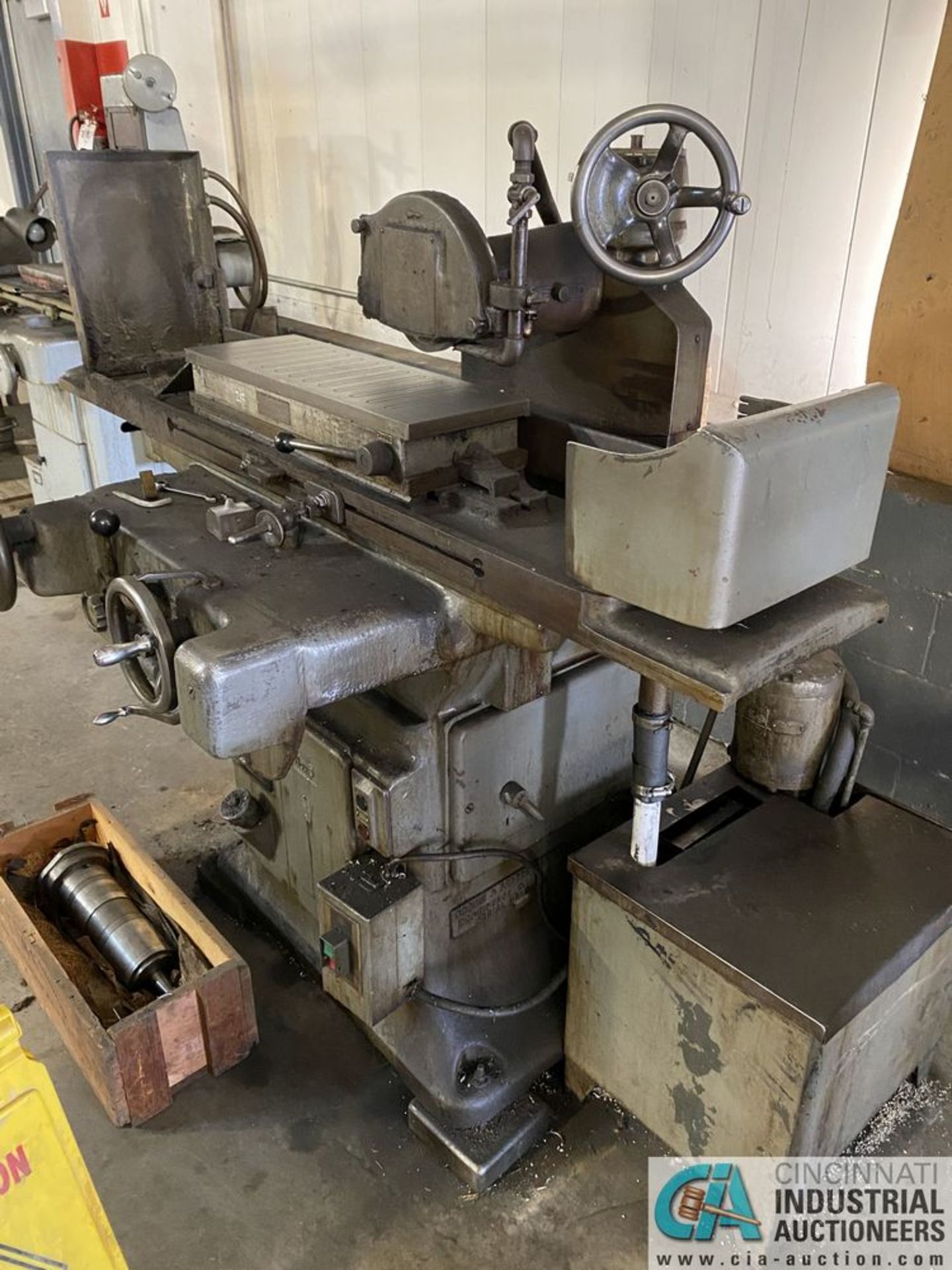 8" X 24" NO. 5 BROWN AND SHARPE SURFACE GRINDER WITH EXTRA SPINDLE **Loading Charge Due the "ERRA" - Image 2 of 4