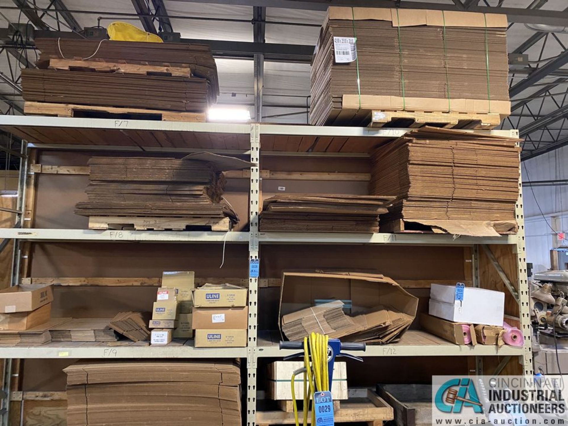 (LOT) CONTENTS OF 4-SECTIONS PALLET RACK - ASSORTED CORRUGATED BOXES AND OTHER SHIPPING SUPPLIES