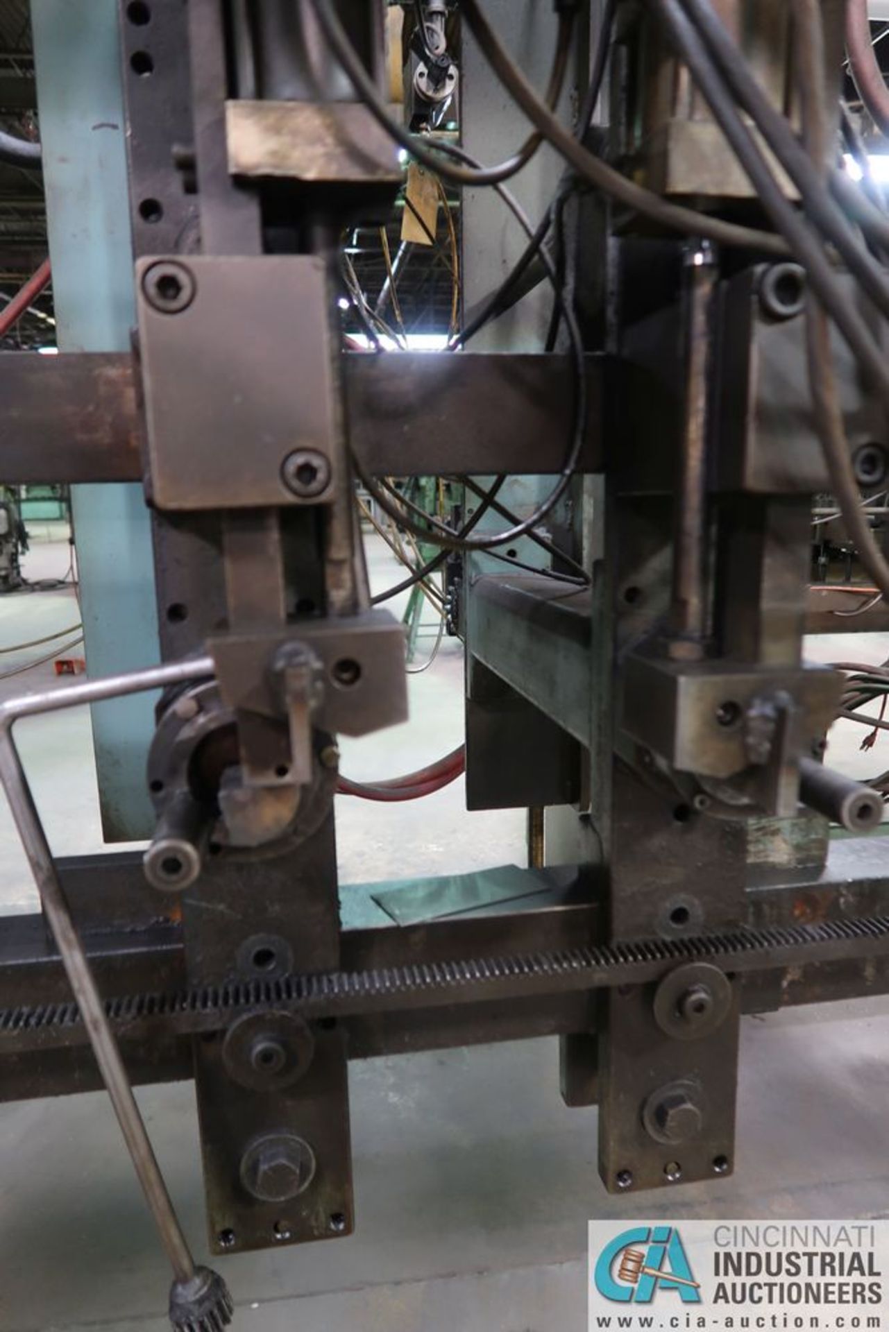 LUBOW MODEL 4SA 4-HEAD WIRE FRAME BENDER; S/N 176 **Loading Fee Due the "ERRA" Industrial Services - Image 8 of 11